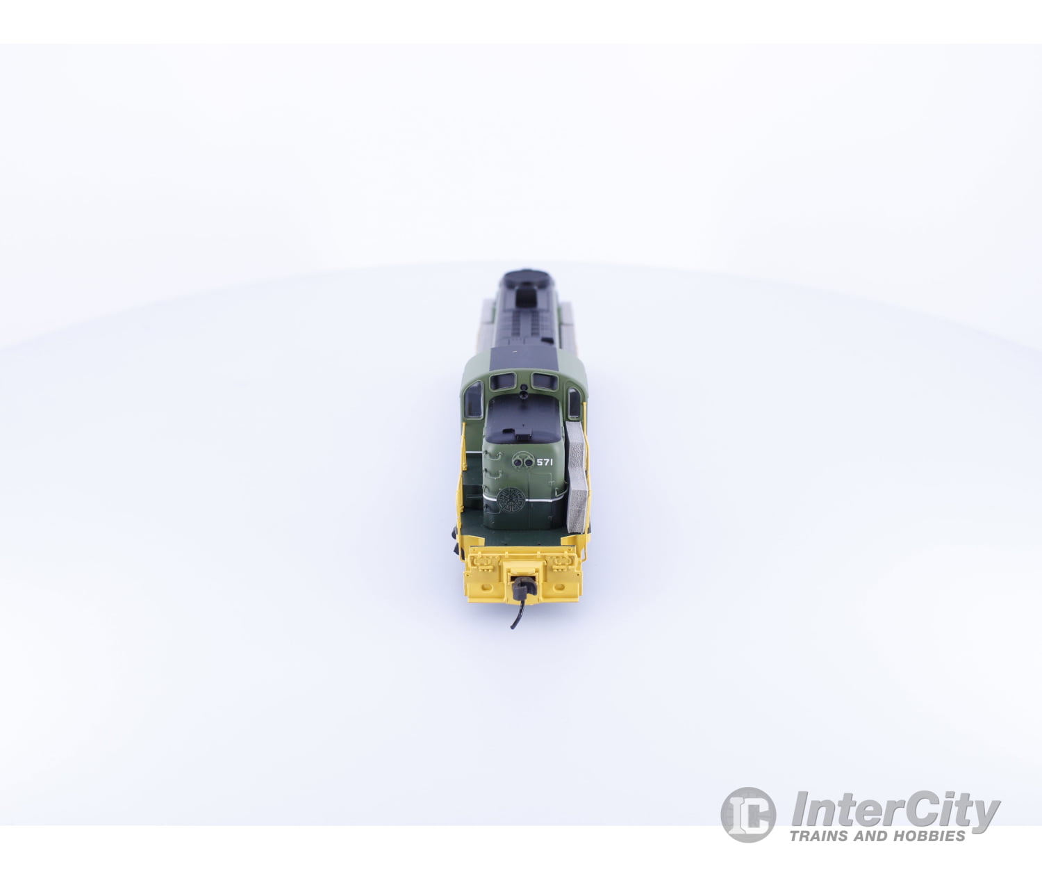 Atlas 10000520 HO RS-3 Diesel Locomotive Pacific Great Eastern (PGE) 571 Analog DC Locomotives