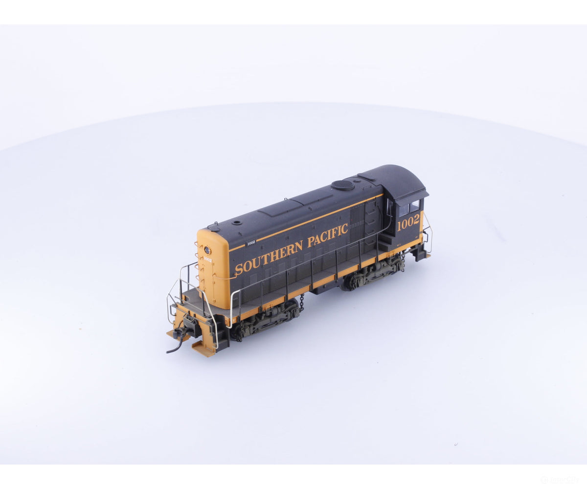 Atlas 10001598 HO HH600/660 Diesel Switcher Locomotive QSI DCC and Sound Weathered Southern Pacific (SP) 1002 DCC &