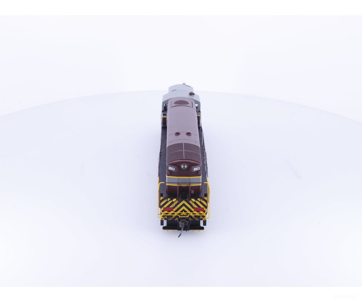 Atlas 10004120 HO Silver Series Train Master Diesel Locomotive Sound Ready Canadian Pacific (CP) 8913 DCC Ready