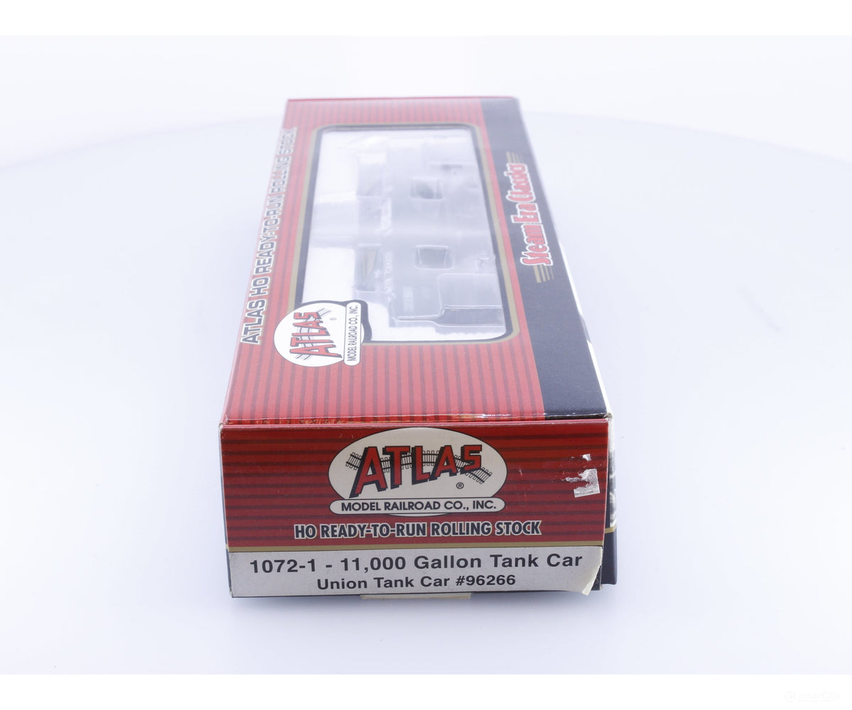 Atlas 1072-1 HO 11000 Gallon Tank Car Dow of Canada Chemicals Canadian General Transit (CGLX/CGTX) 55212 - Freight Cars