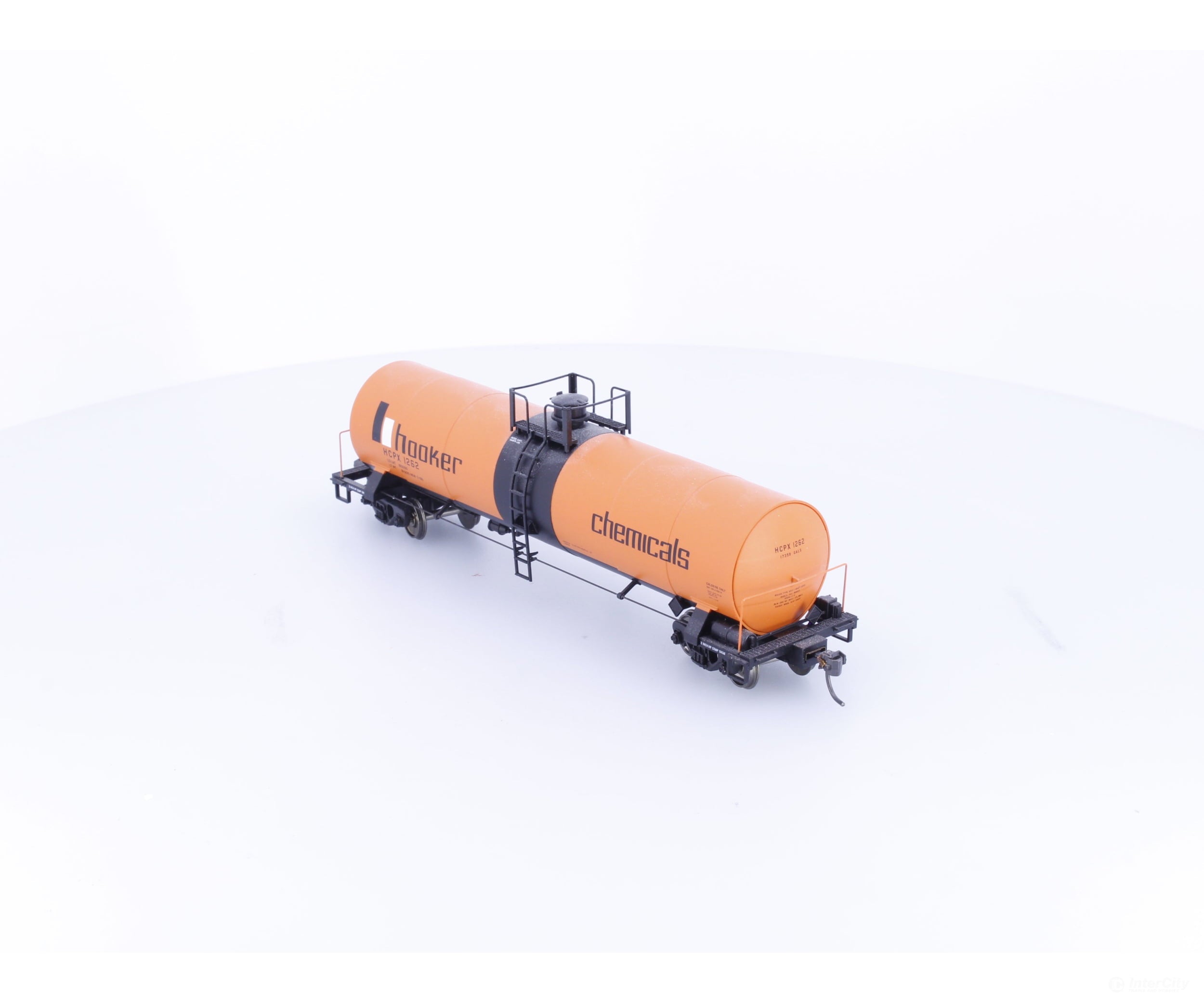 Atlas 1556-1 HO 17360 Gallon Tank Car Hooker Chemicals (HCPX) 1262 - Freight Cars