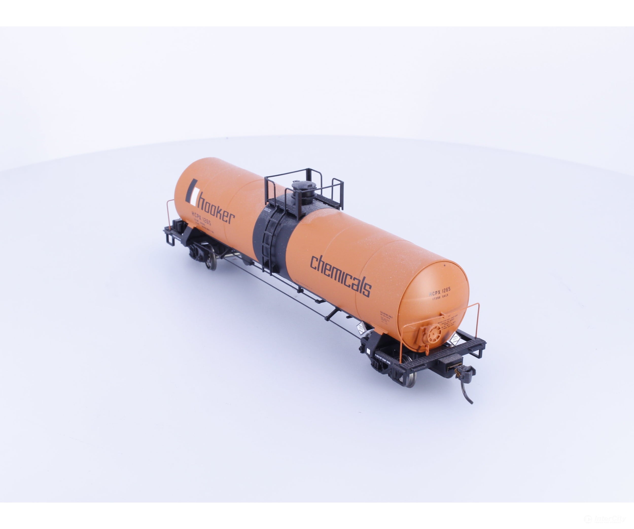 Atlas 1556-1 HO 17360 Gallon Tank Car Hooker Chemicals (HCPX) 1265 - Freight Cars