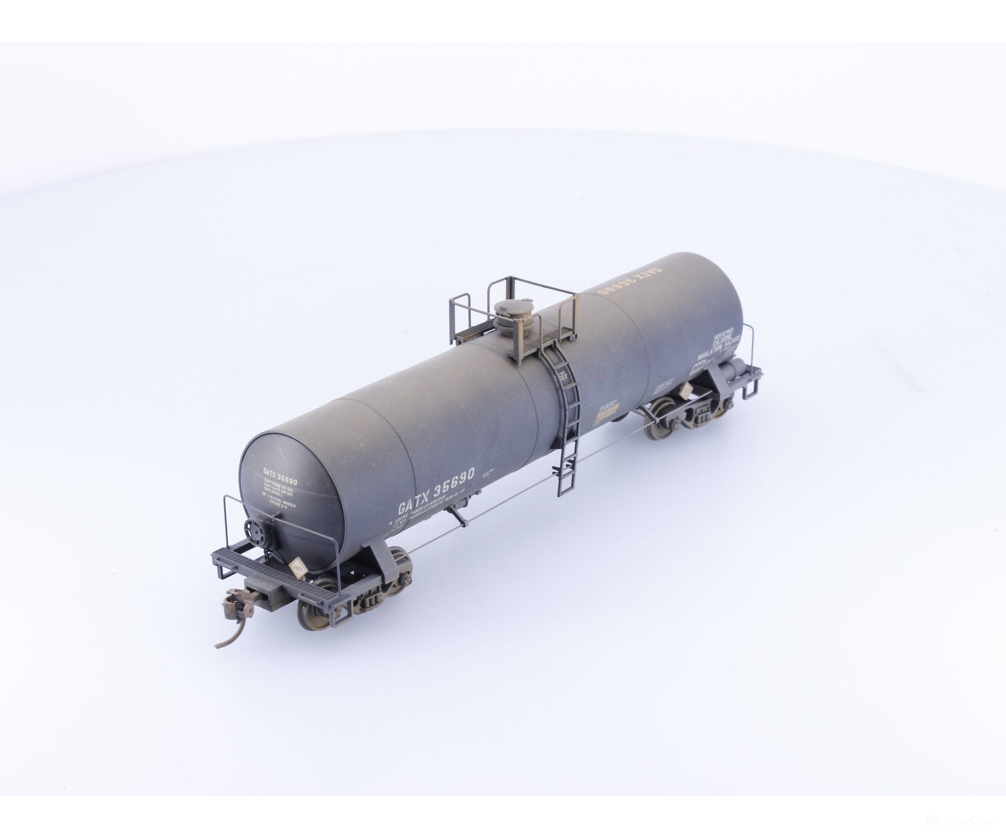 Atlas 1563-1 HO 17360 Gallon Tank Car Olin Chemical Black Weathered GATX Corporation (GATX) 35690 - Freight Cars