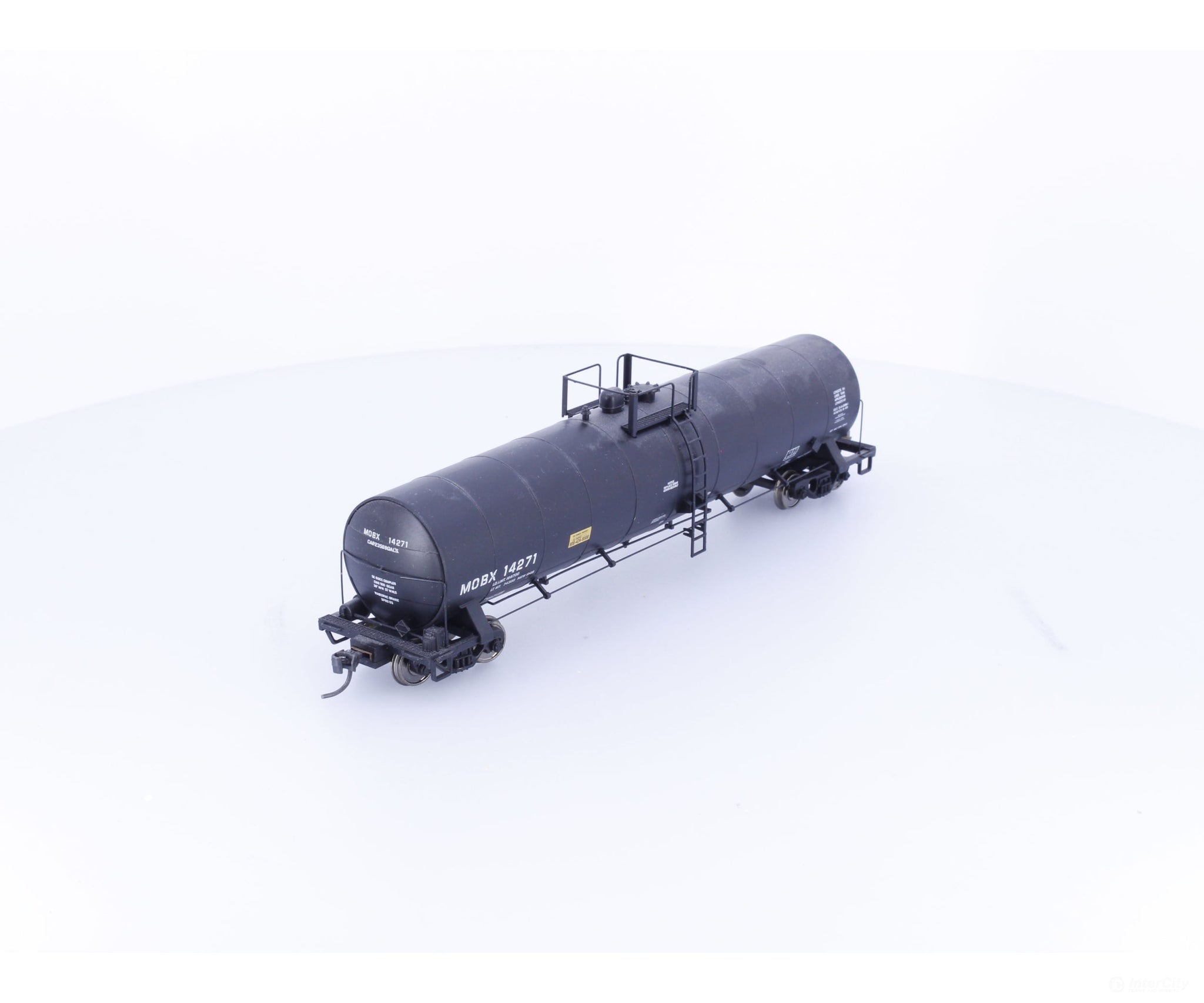 Atlas 1624-1 HO ACF 23500 Gallon Tank Car Mobil (MOBX) 14271 - Freight Cars
