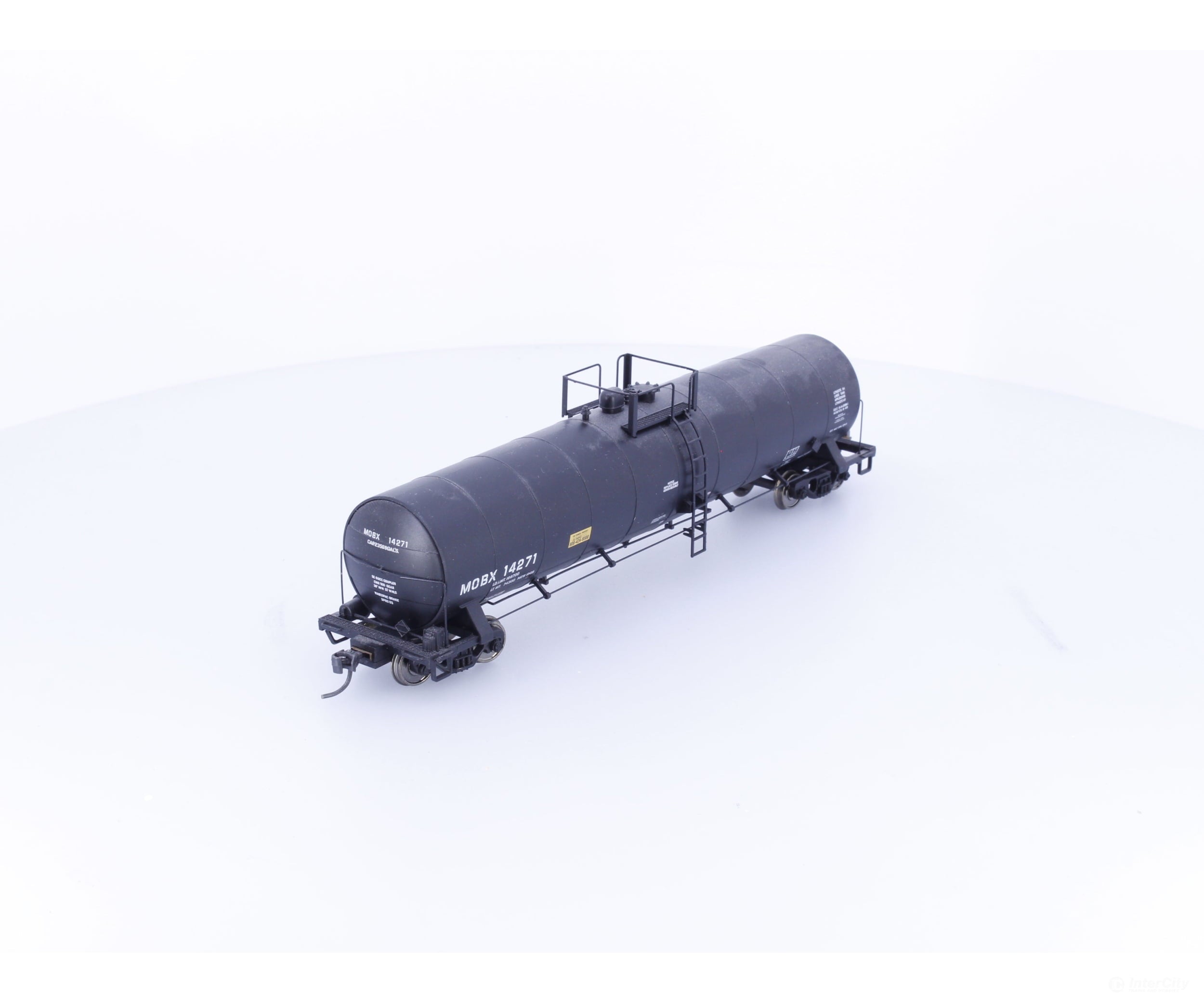 Atlas 1624-1 HO ACF 23500 Gallon Tank Car Mobil (MOBX) 14271 - Freight Cars