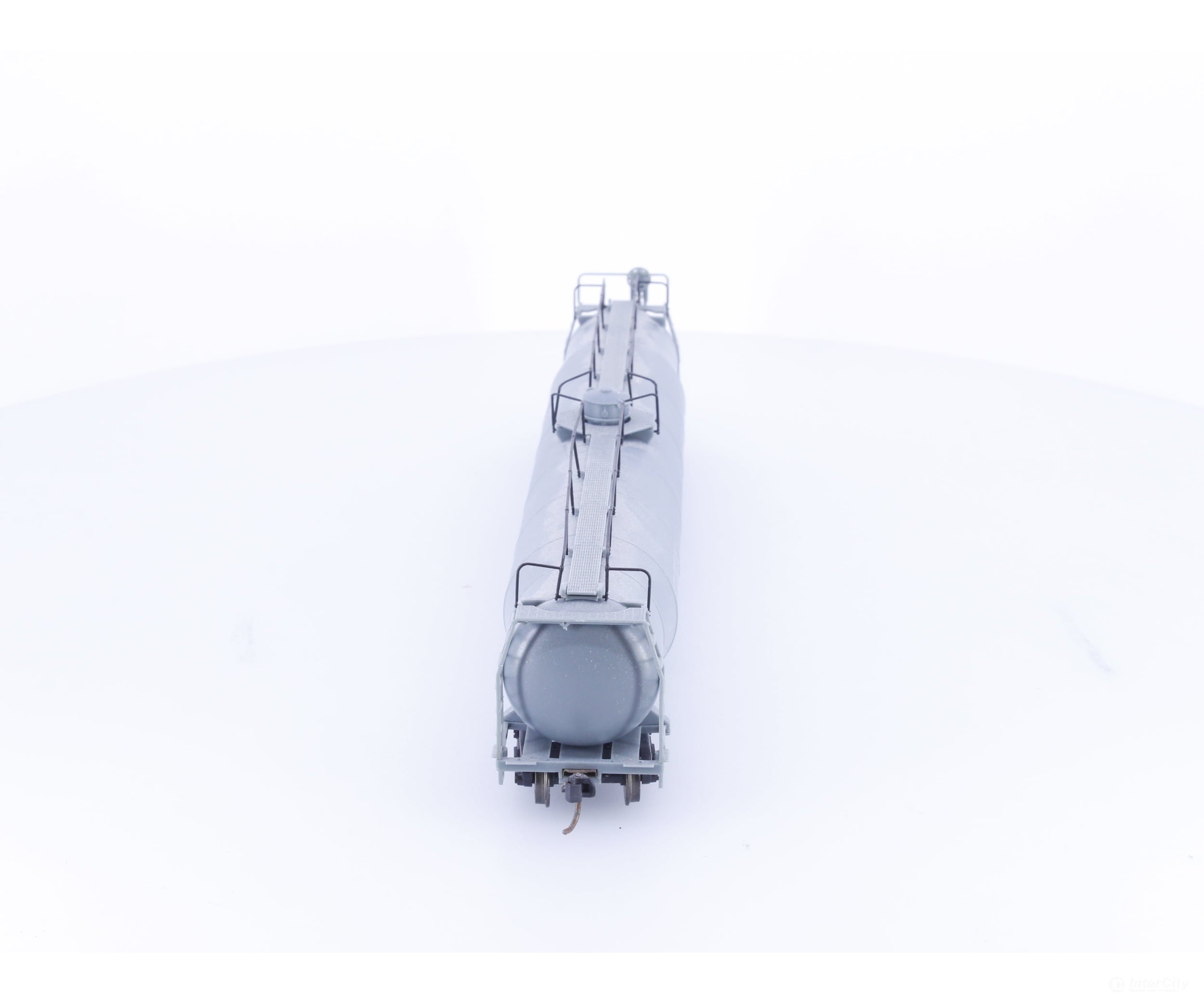 Atlas 1720 HO ACF 33000 Gallon Tank Car Undecorated - Freight Cars