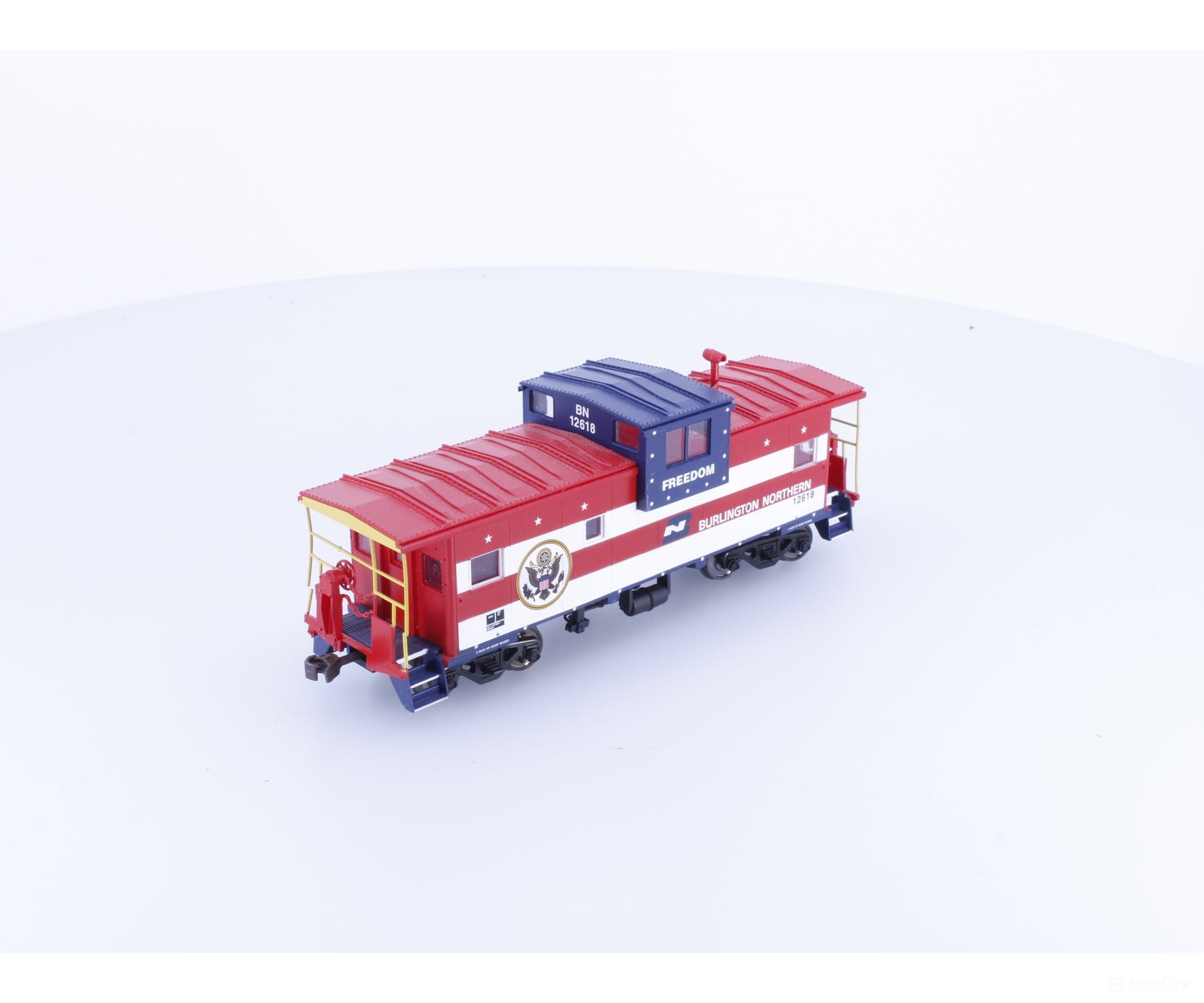 Atlas 1913 HO Extended Vision Caboose ’Freedom’ Burlington Northern (BN) 12618 - Freight Cars