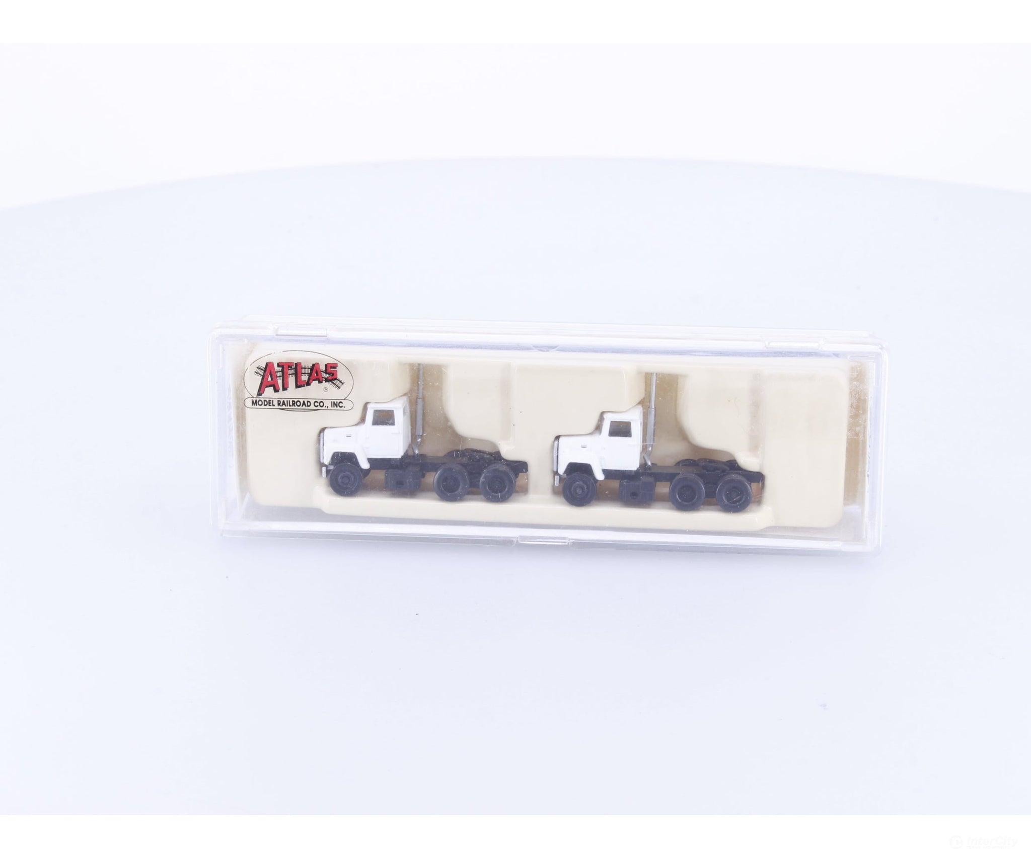 Atlas 2925 N 1984 Ford 9000 White 2 Pack - Vehicles