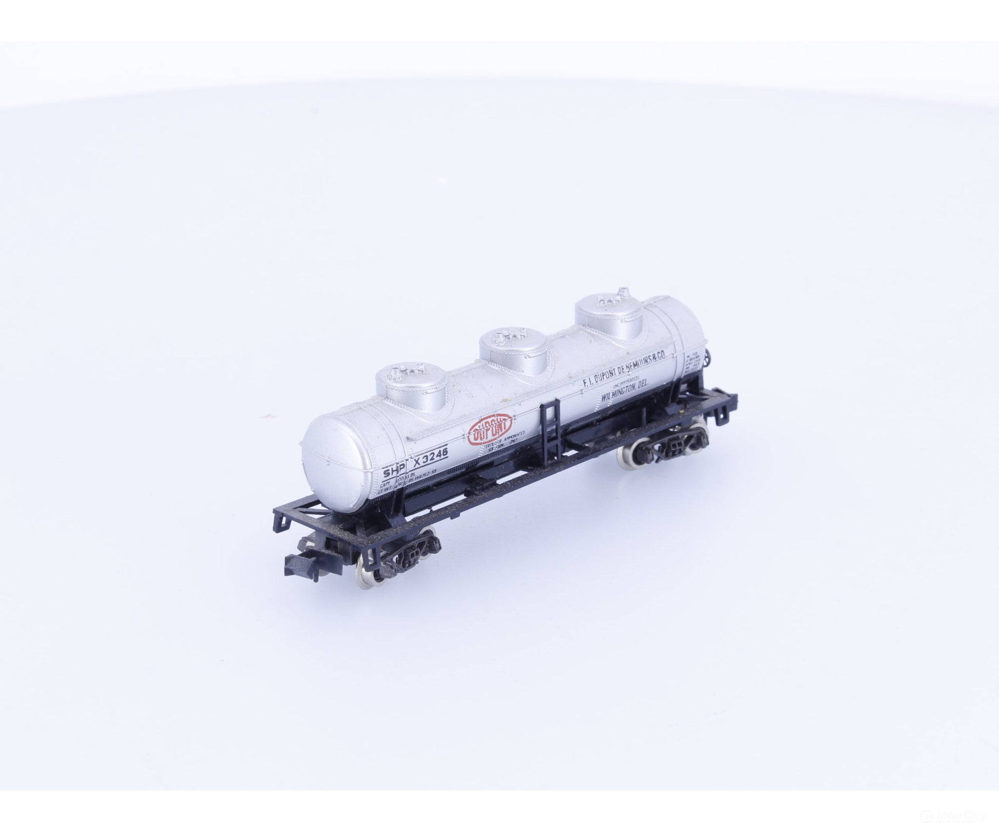 Atlas 3201 N 3 Dome Tank Car Dupont (SHPX) 3246 Freight Cars