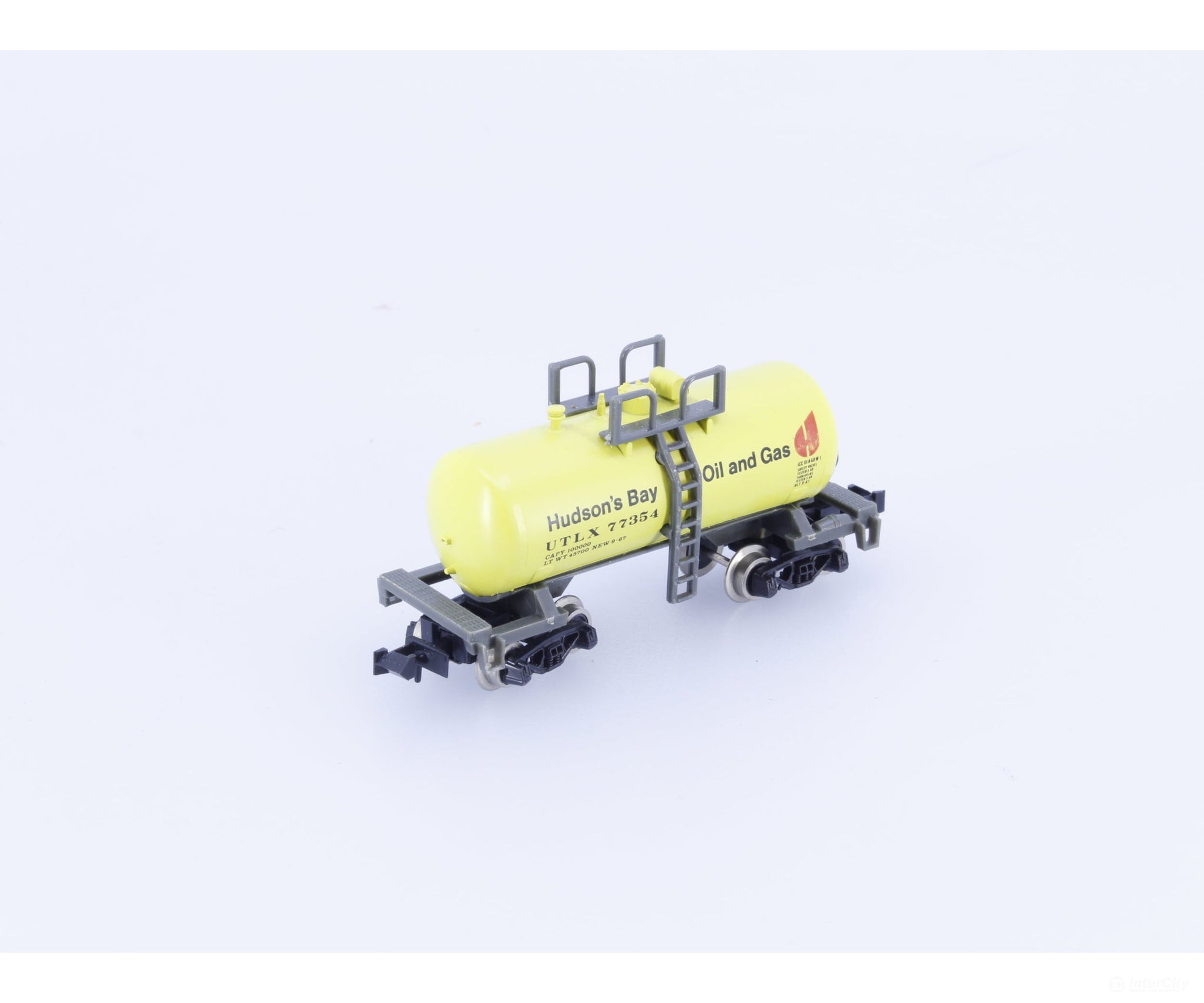 Atlas 3233 N Beer Can Tank Car Hudson Bay Oil and Gas Union Tank Car (UTLX) 77354 Freight Cars