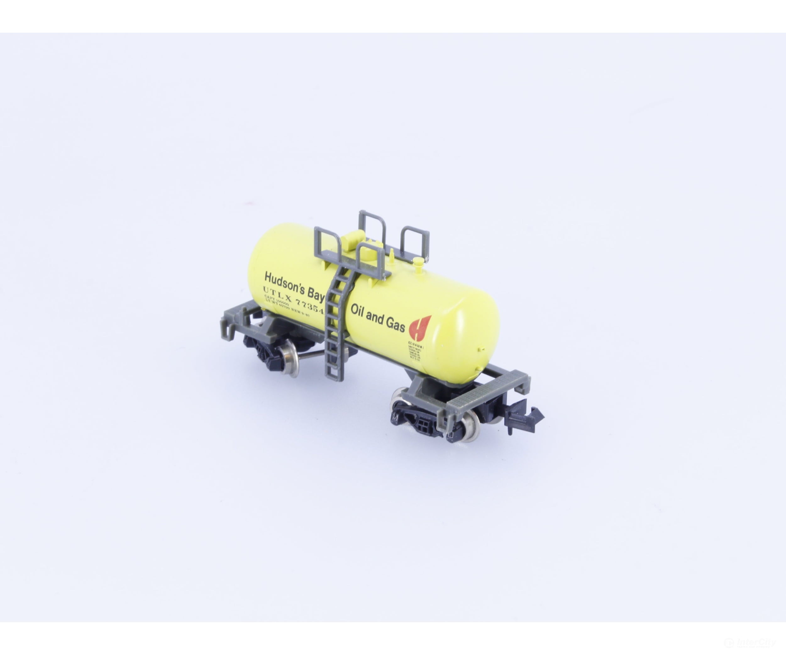 Atlas 3233 N Beer Can Tank Car Hudson Bay Oil and Gas Union Tank Car (UTLX) 77354 Freight Cars