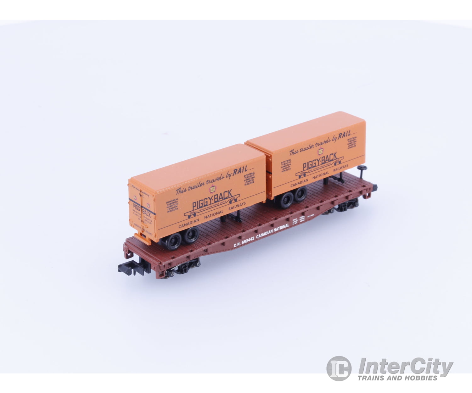 Atlas 37541 N 50’ Piggyback Flatcar with Two 24’ Trailers Canadian National (CN) 682442 Freight Cars