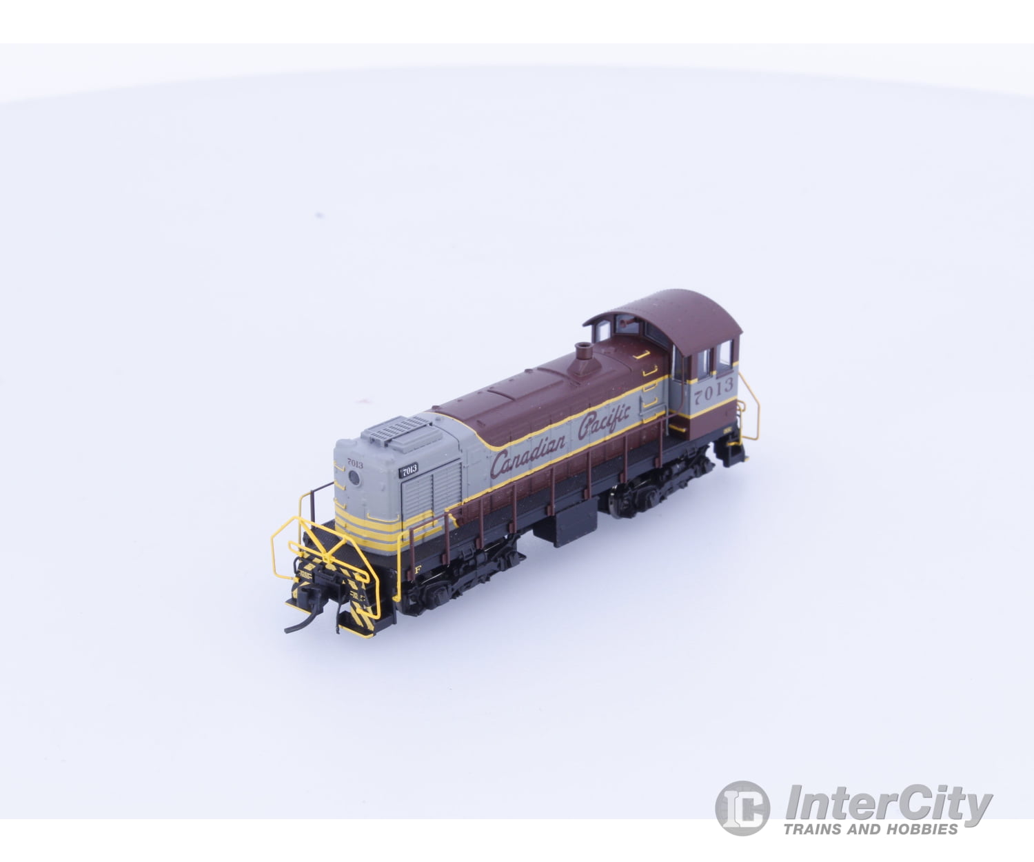 Atlas 40000715 N Alco S-2 Diesel Locomotive Canadian Pacific (CP) 7013 DCC & Sound Locomotives
