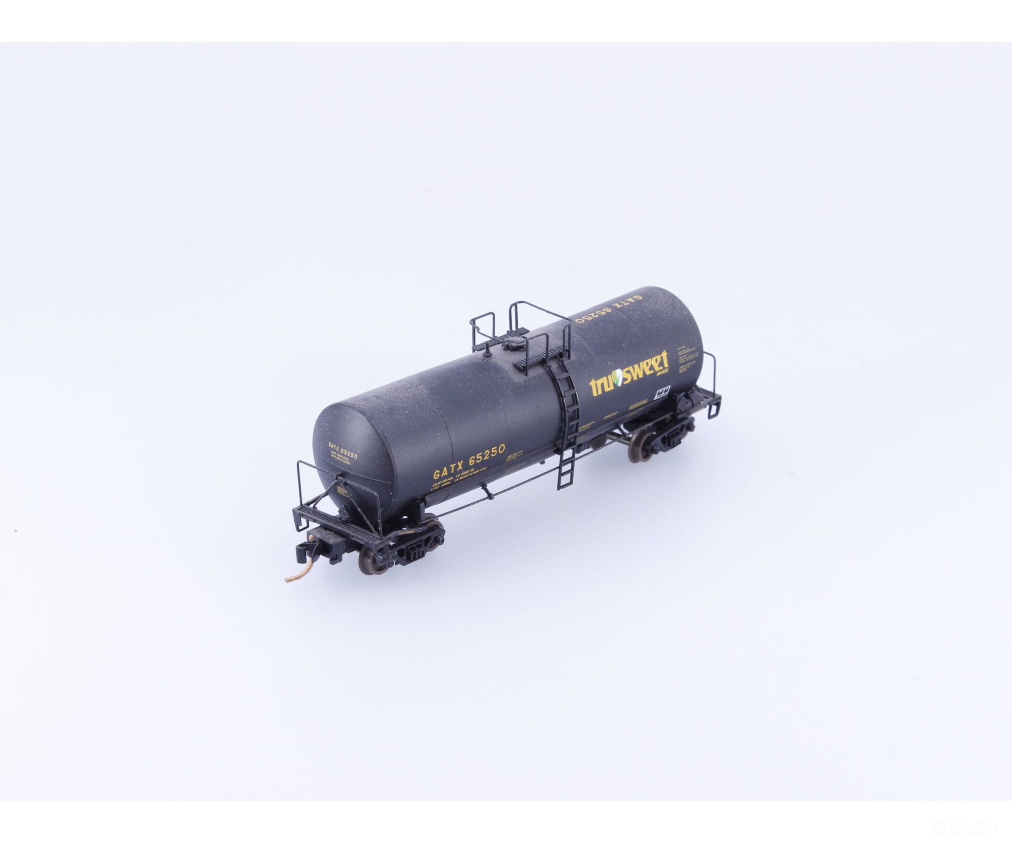 Atlas 40282 N 17,600 Gal. Tank Car. Tru-Sweet (GATX) 65250 - Freight Cars