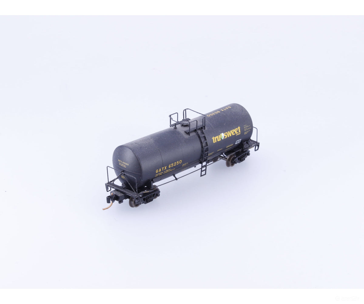 Atlas 40282 N 17,600 Gal. Tank Car. Tru-Sweet (GATX) 65250 - Freight Cars