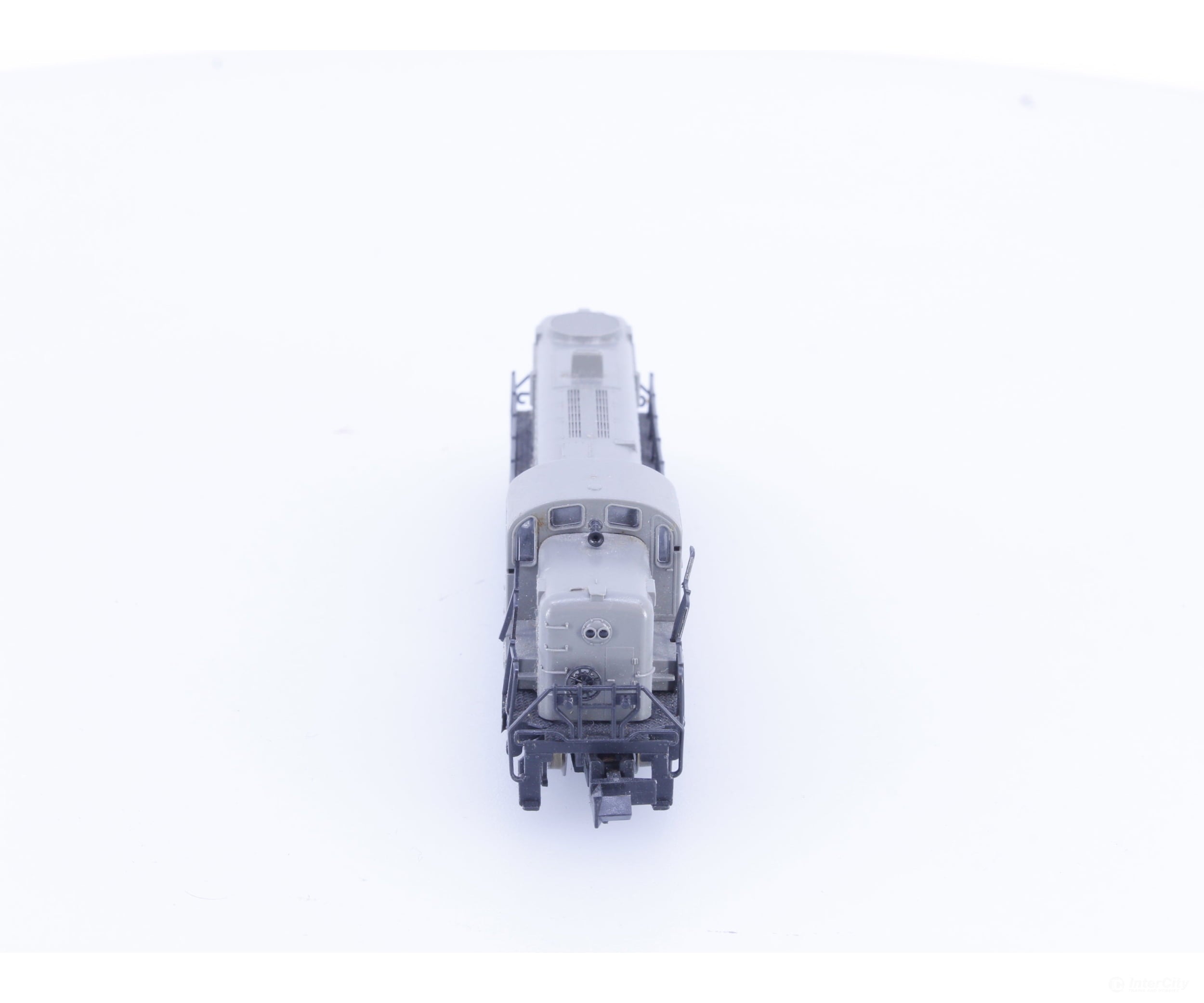 Atlas 4200 N RS-3 Diesel Locomotive Undecorated Analog DC - Locomotives
