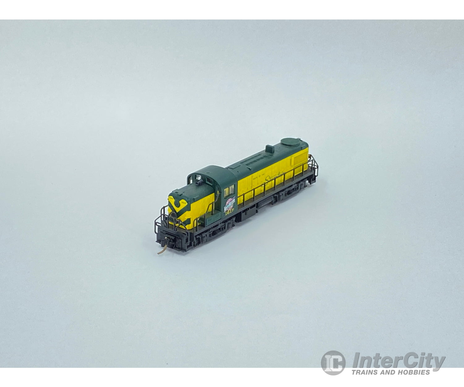 Atlas 42006 N Alco Rs-3 Chicago And North Western (Cnw) 1617 Analog Dc Locomotives