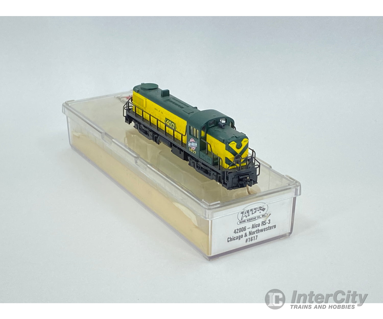 Atlas 42006 N Alco Rs-3 Chicago And North Western (Cnw) 1617 Analog Dc Locomotives