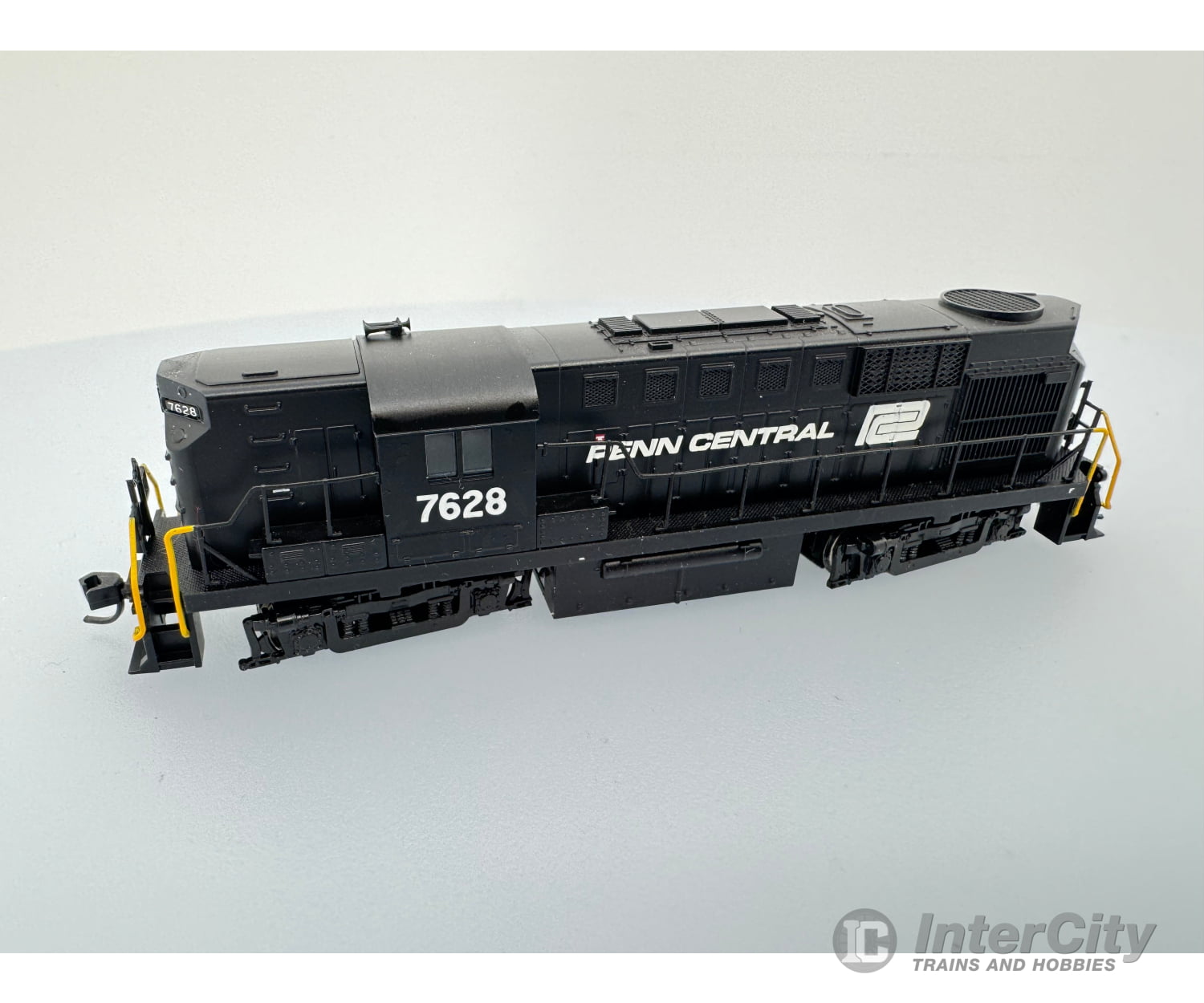 Atlas 42668 N Rs-11 Locomotive Decoder Ready Penn Central (Pc) 7626 Analog Dc Locomotives