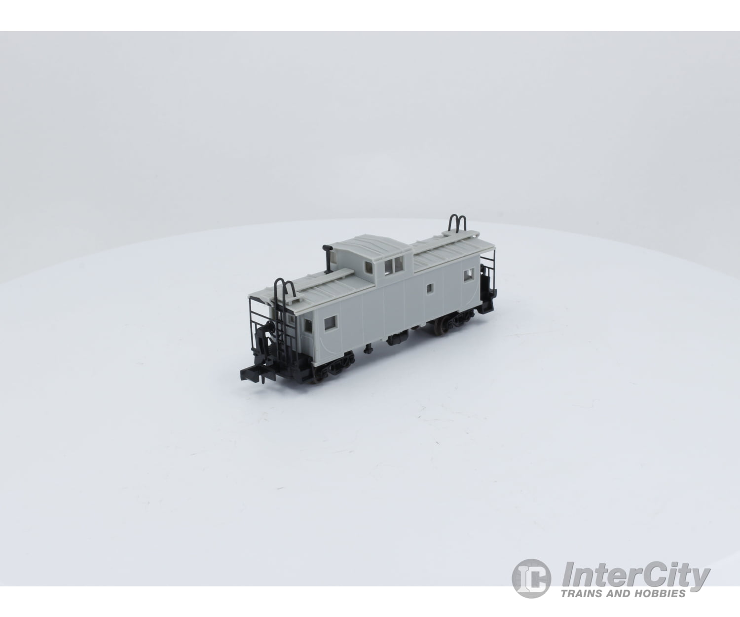 Atlas 43000 N Standard Cupola Caboose Freight Car Undecorated (2) Cars