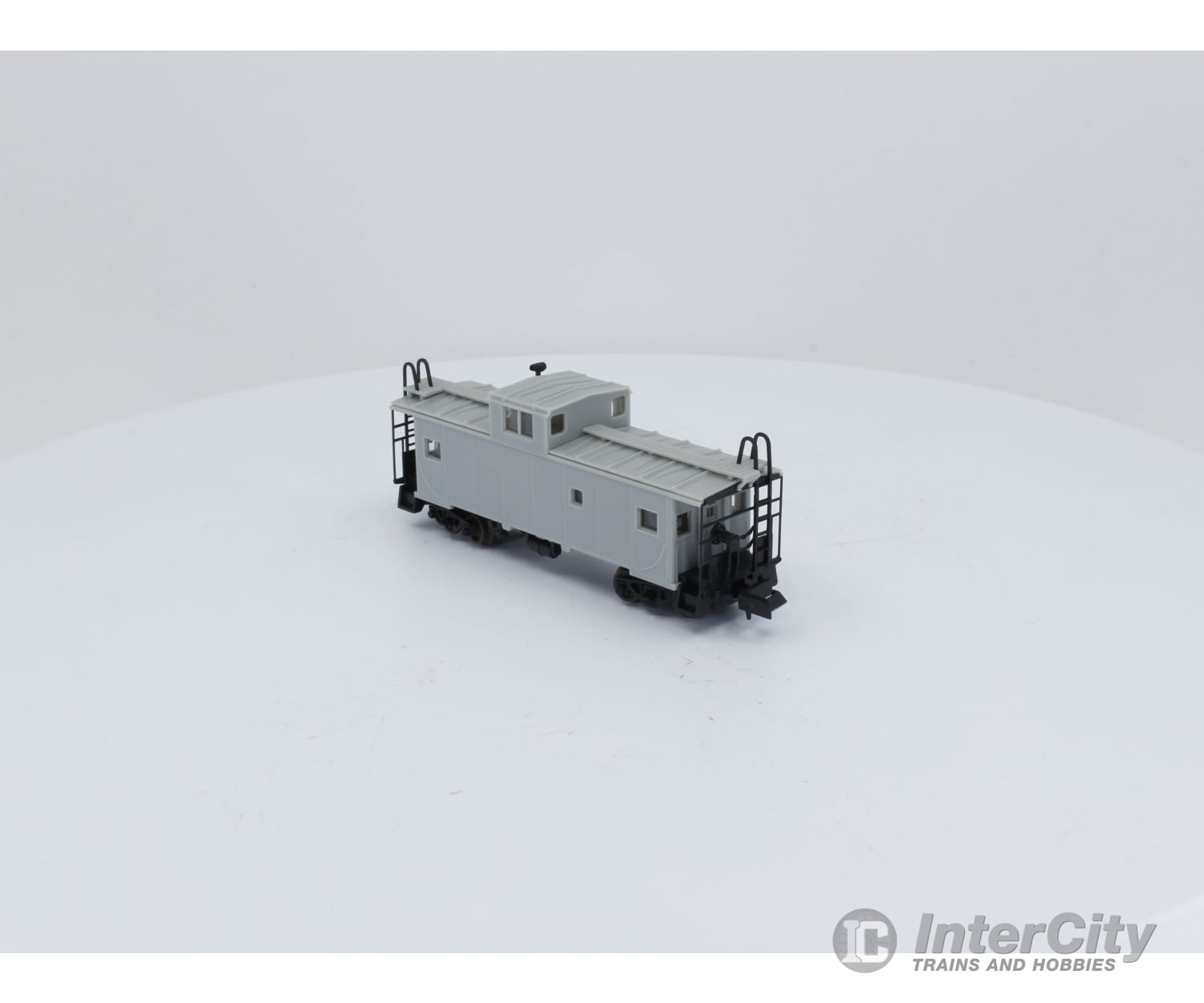 Atlas 43000 N Standard Cupola Caboose Freight Car Undecorated (3) Cars