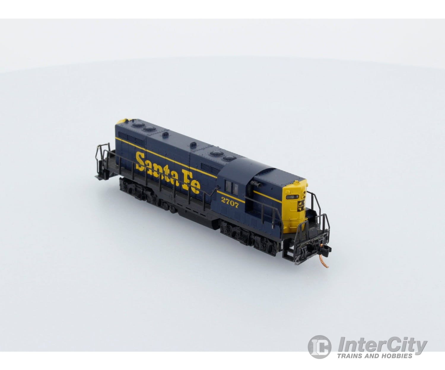 Atlas 4330 N Gp-9 Undecorated Changed To Santa Fe 2707 Dc Locomotives