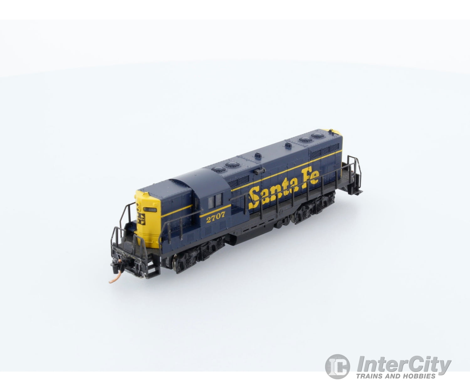 Atlas 4330 N Gp-9 Undecorated Changed To Santa Fe 2707 Dc Locomotives