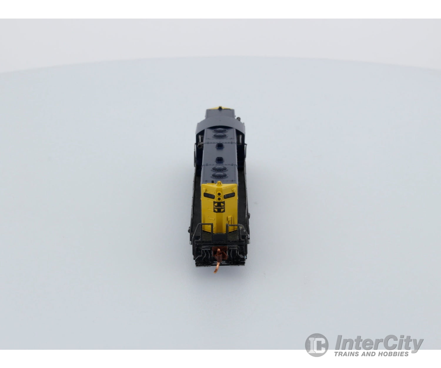 Atlas 4330 N Gp-9 Undecorated Changed To Santa Fe 2707 Dc Locomotives