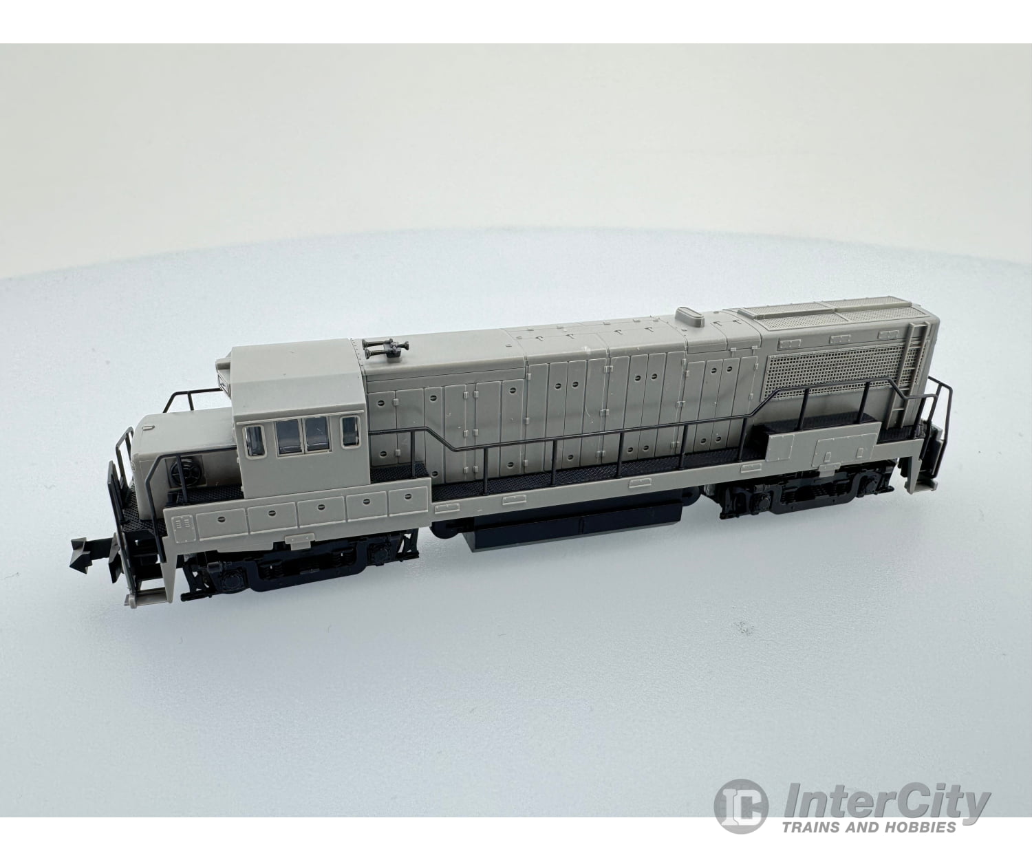 Atlas 4470 N Ge U25B Undecorated Analog Dc Locomotives