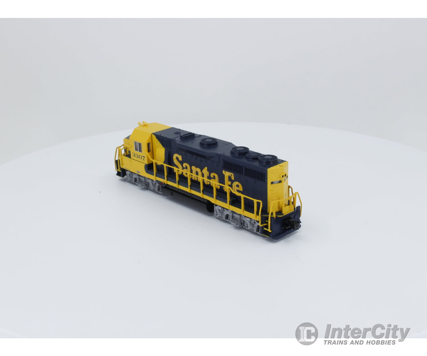 Atlas 46510 N Gp-35 Locomotive Santa Fe (Sf) 3307 Analog Dc Locomotives