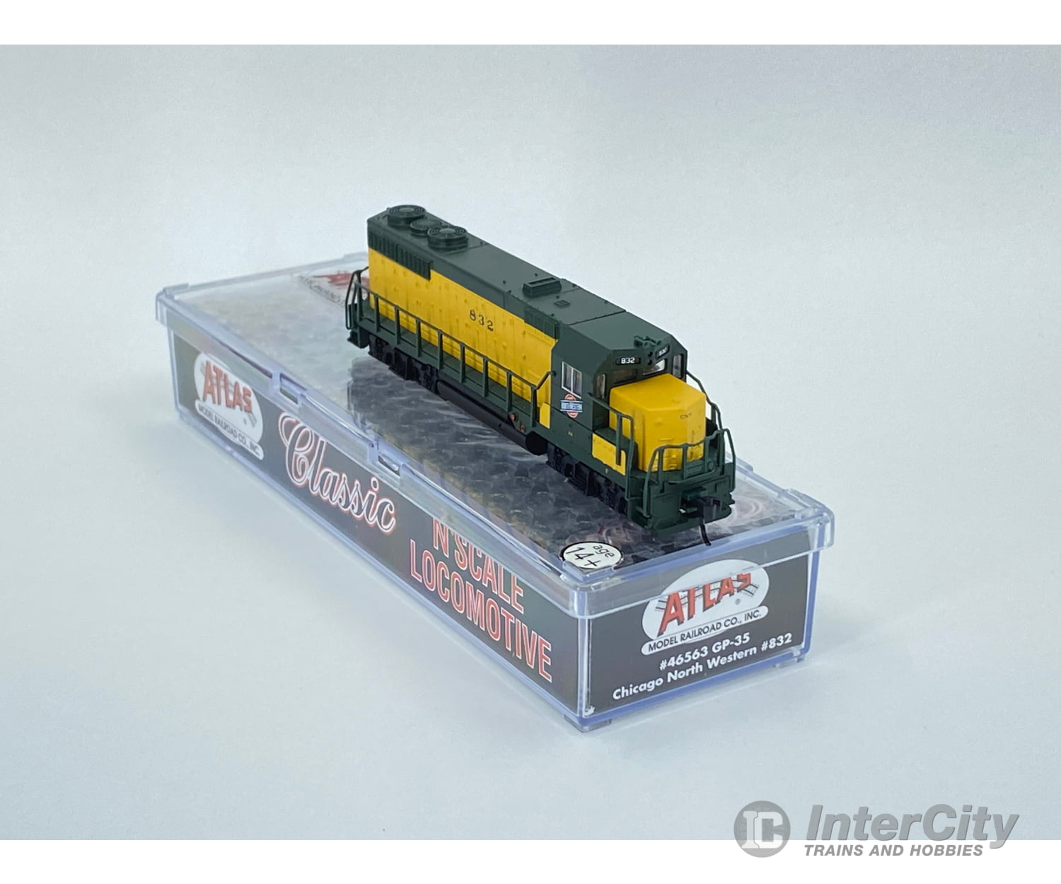 Atlas 46563 N Gp-35 Chicago And North Western (Cnw) 832 Analog Dc (1) Locomotives