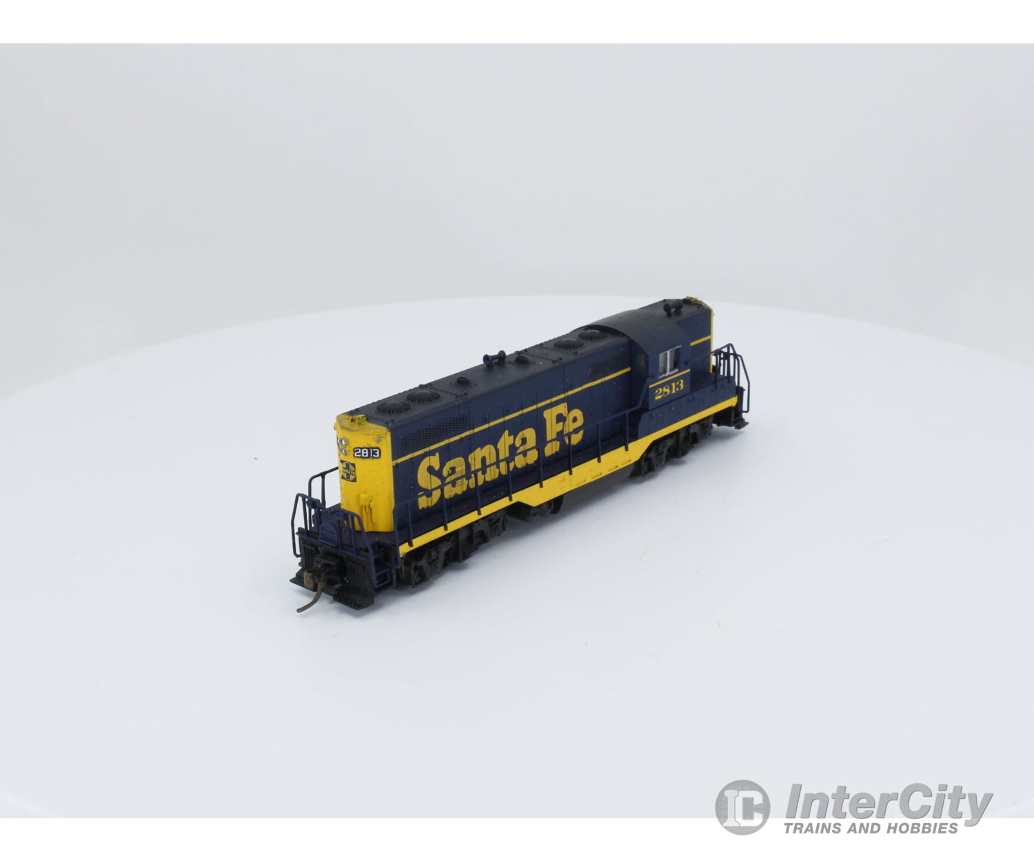 Atlas 48031 N Gp-7 Locomotive Santa Fe (Sf) 2696 Analog Dc Locomotives