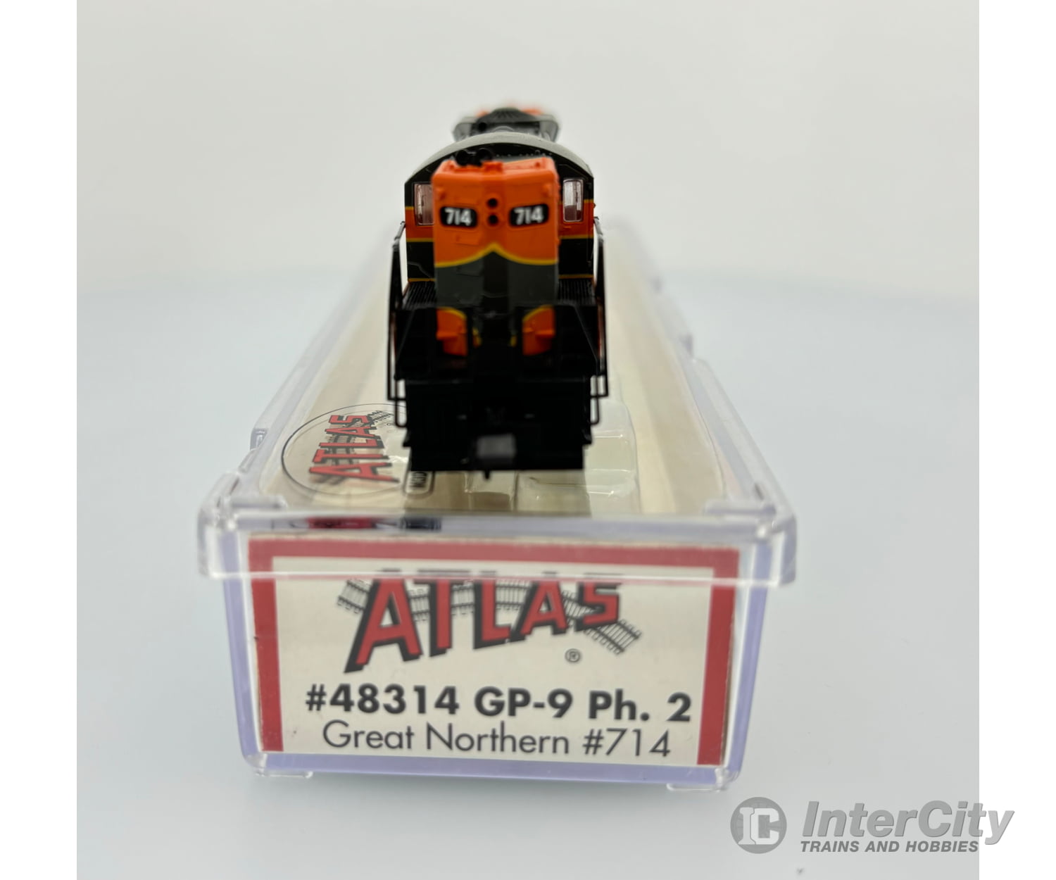 Atlas 48314 N Gp-9 Ph. 2 Great Northern (Gn) 714 Analog Dc Locomotives