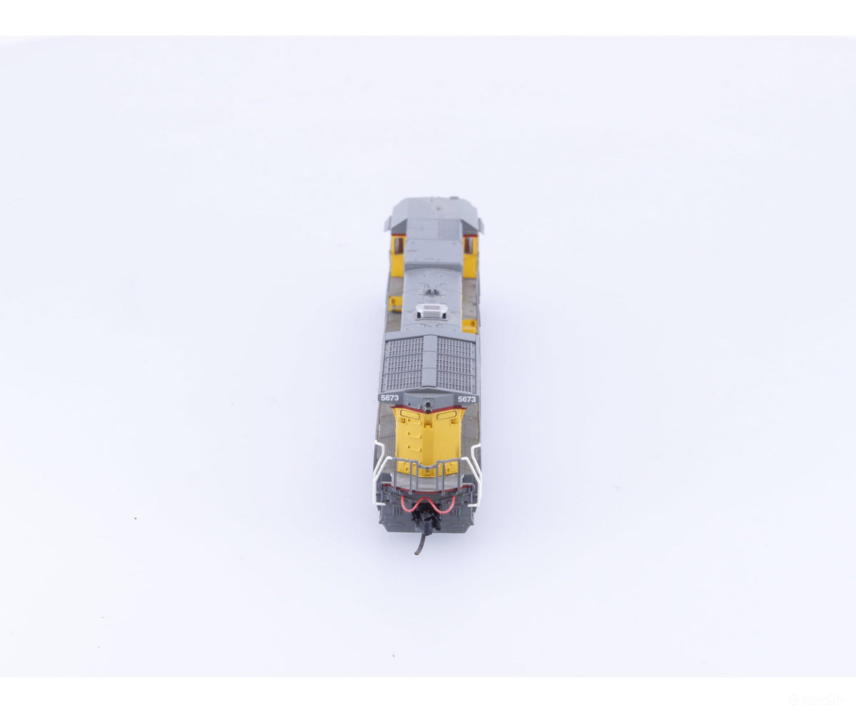 Atlas 48725 N Dash 8-40B Diesel Locomotive Union Pacific (UP) 5673 DCC Ready - Locomotives