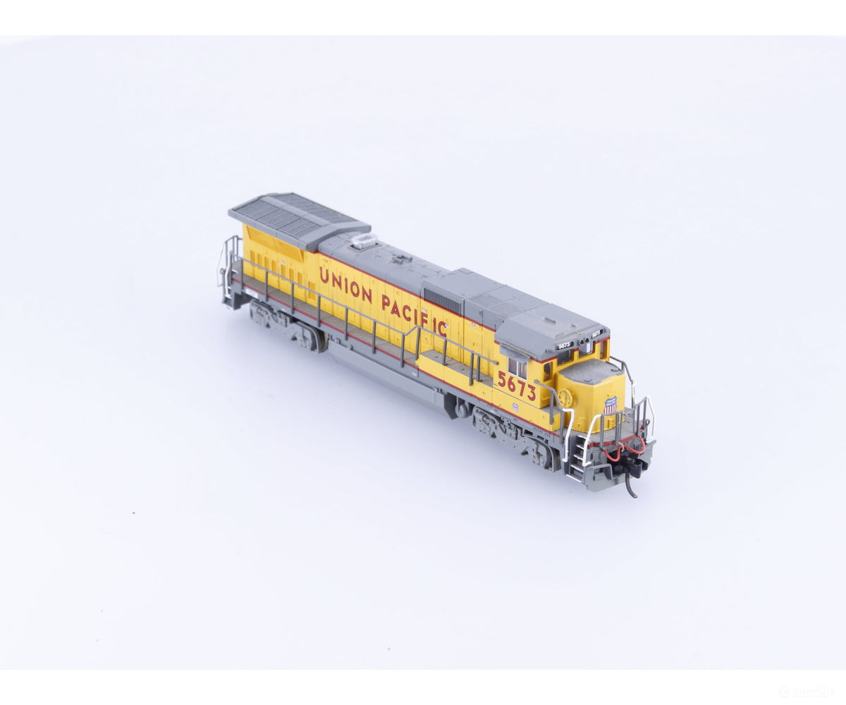 Atlas 48725 N Dash 8-40B Diesel Locomotive Union Pacific (UP) 5673 DCC Ready - Locomotives