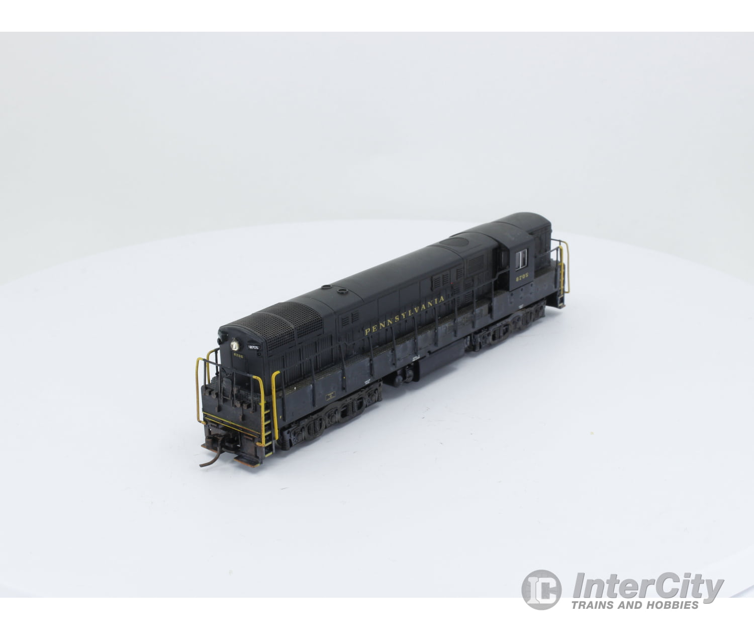 Atlas 49663 N Train Master Locomotive Pennsylvania (Prr) 8705 Analog Dc Locomotives