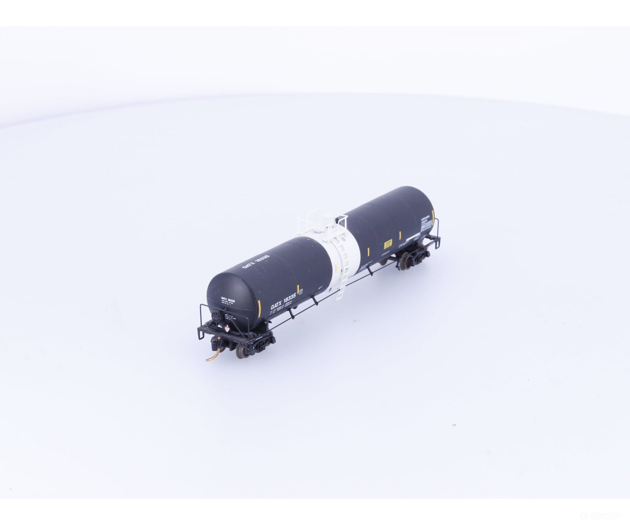 Atlas 50 000 256 N Trinity 25500 Gal Tank Car BASF (GATX) 18335 - Freight Cars