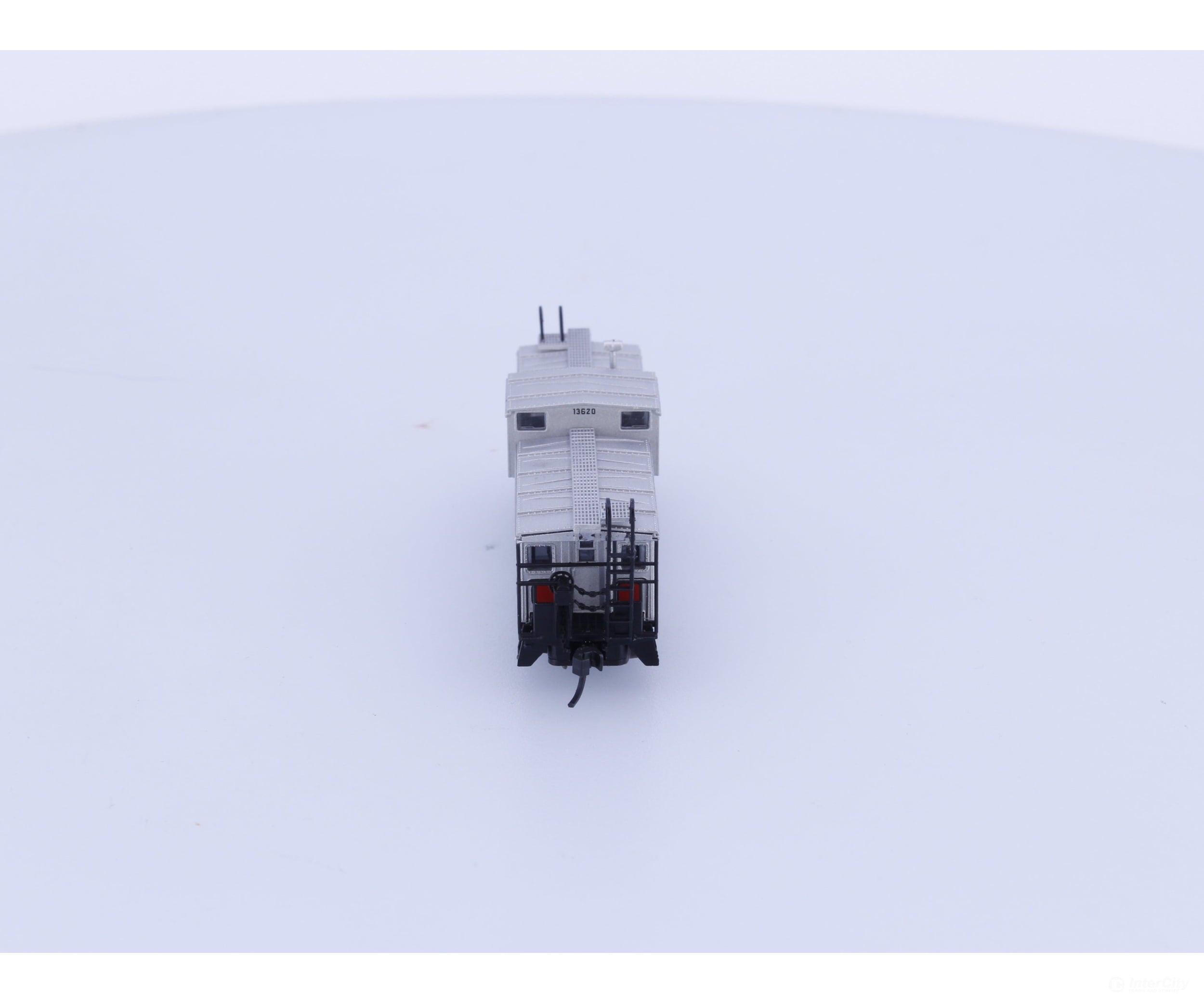 Atlas 50000985 N Extended Vision Caboose Chicago Burlington and Quincey (CBQ) 13620 Freight Cars