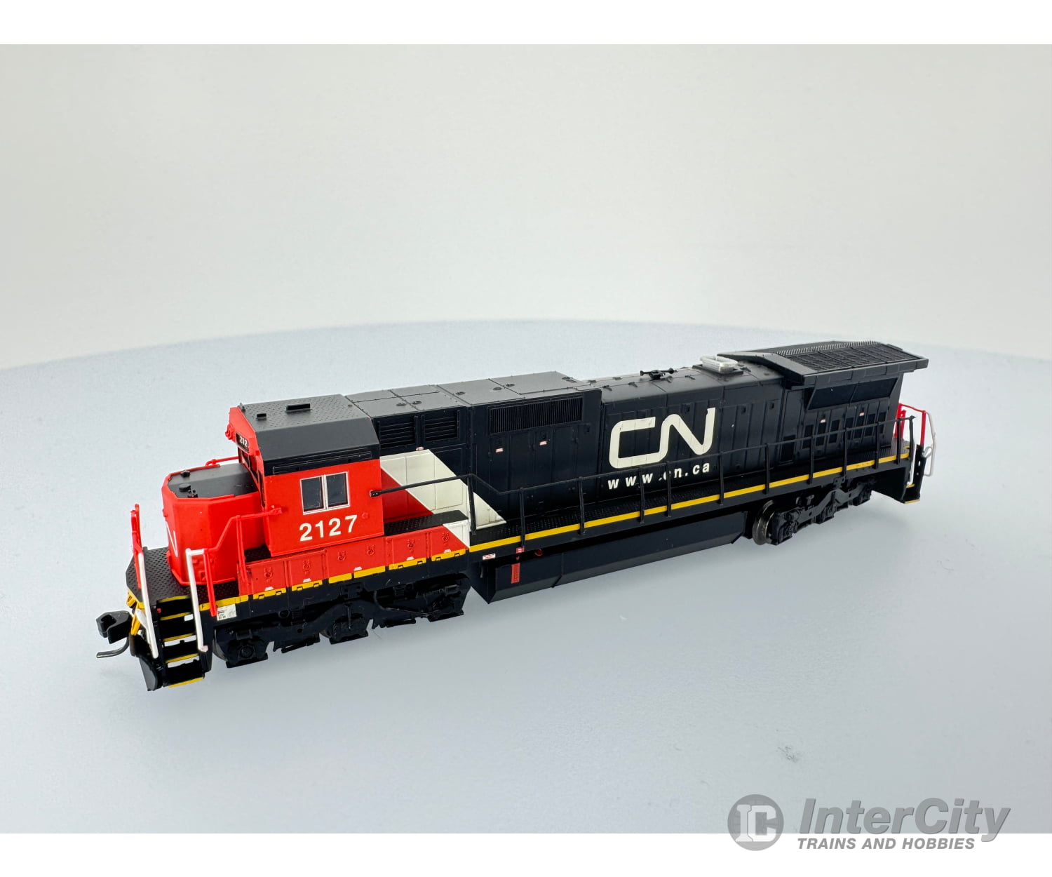 Atlas 51836 N Dash 8-40C Canadian National (Cn) 2127 Analog Dc Locomotives