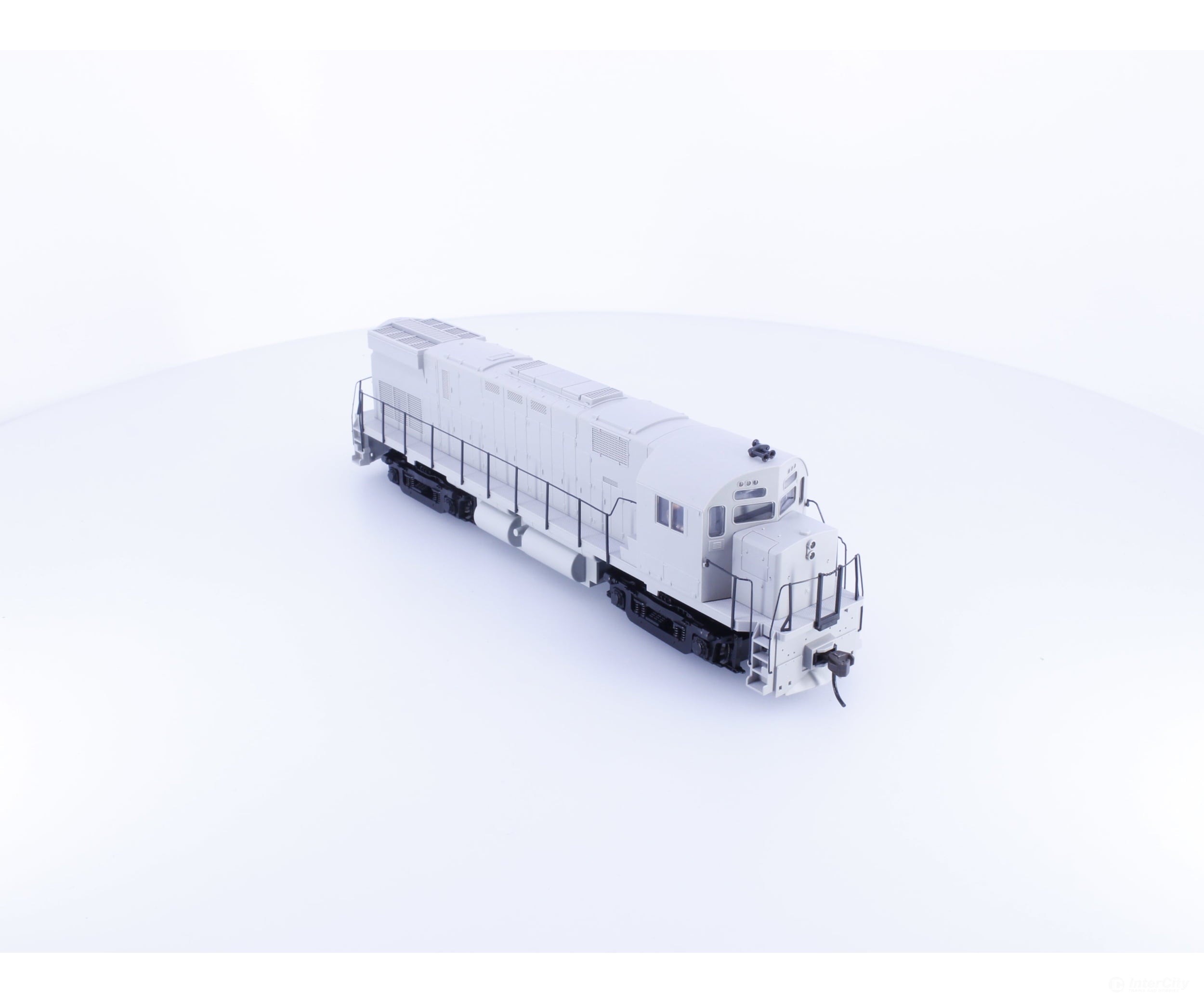 Atlas 550251 HO MLW C424 Phase III Diesel Locomotive CN Style Body Undecorated Analog DC Locomotives