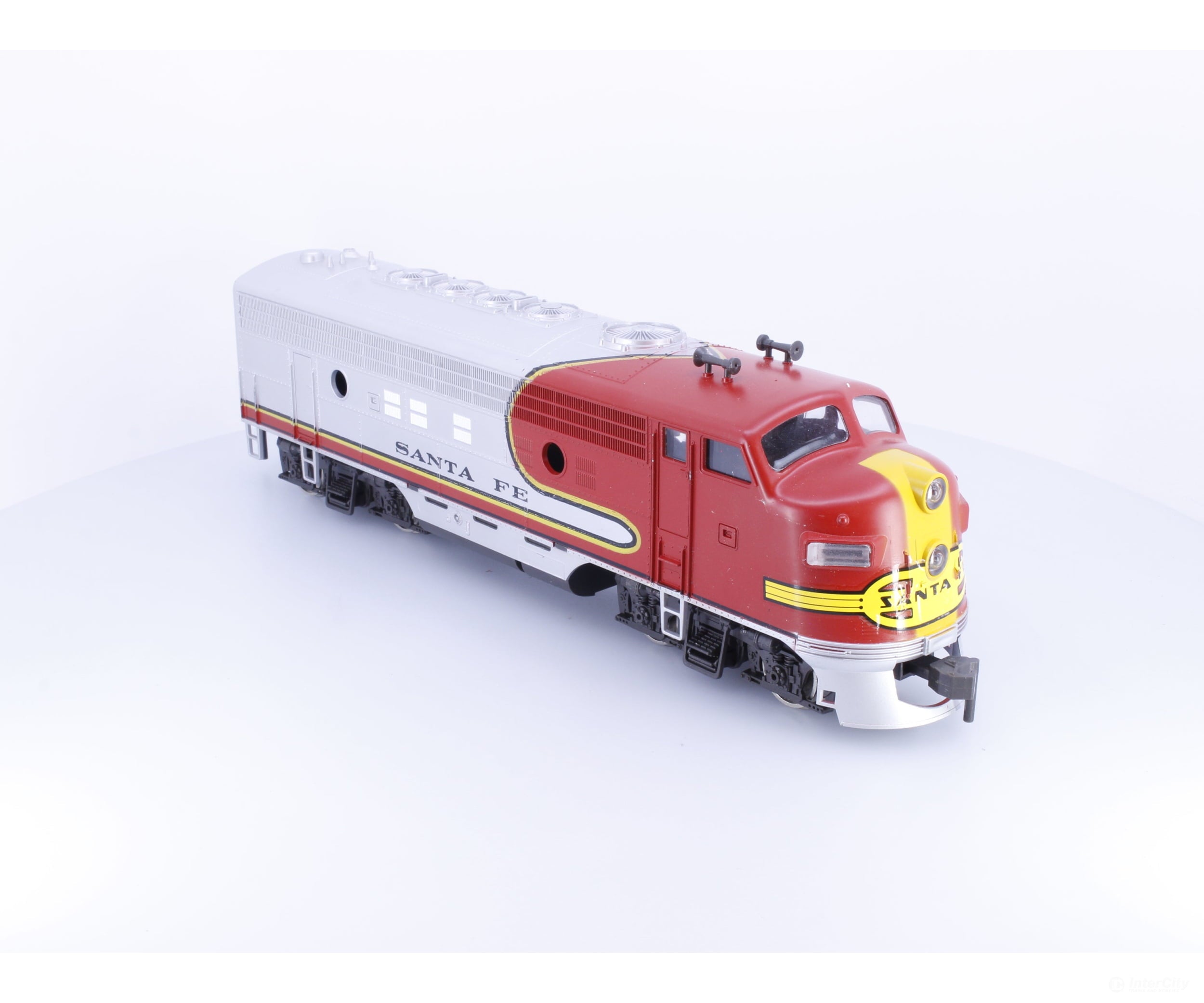 Atlas 6101 O F9 Diesel Locomotive Santa Fe (SF) Analog DC - Locomotives