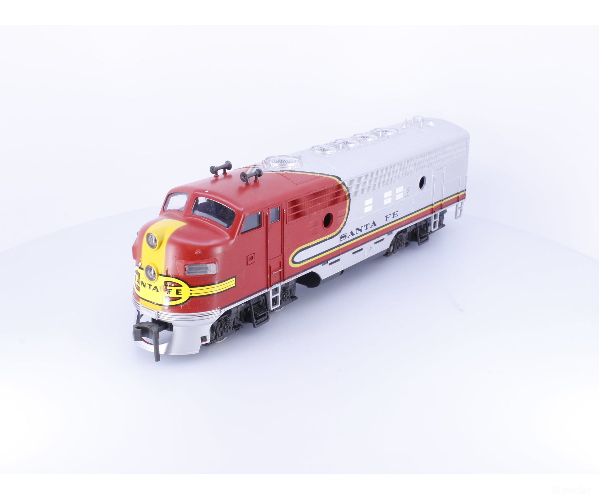 Atlas 6101 O F9 Diesel Locomotive Santa Fe (SF) Analog DC - Locomotives