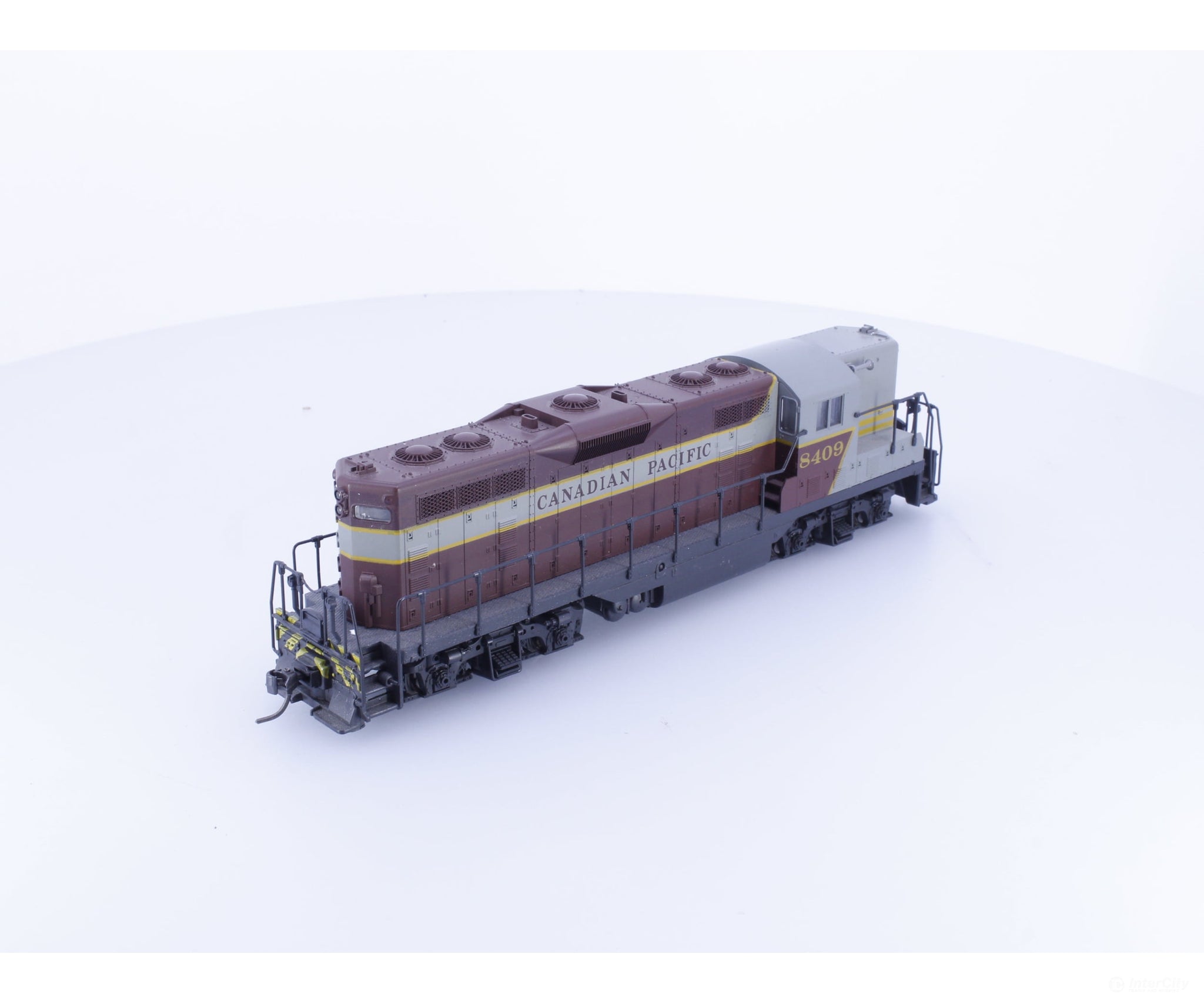 Atlas 8206 HO GP-7 Diesel Locomotive Canadian Pacific (CP) 8409 DCC - Locomotives