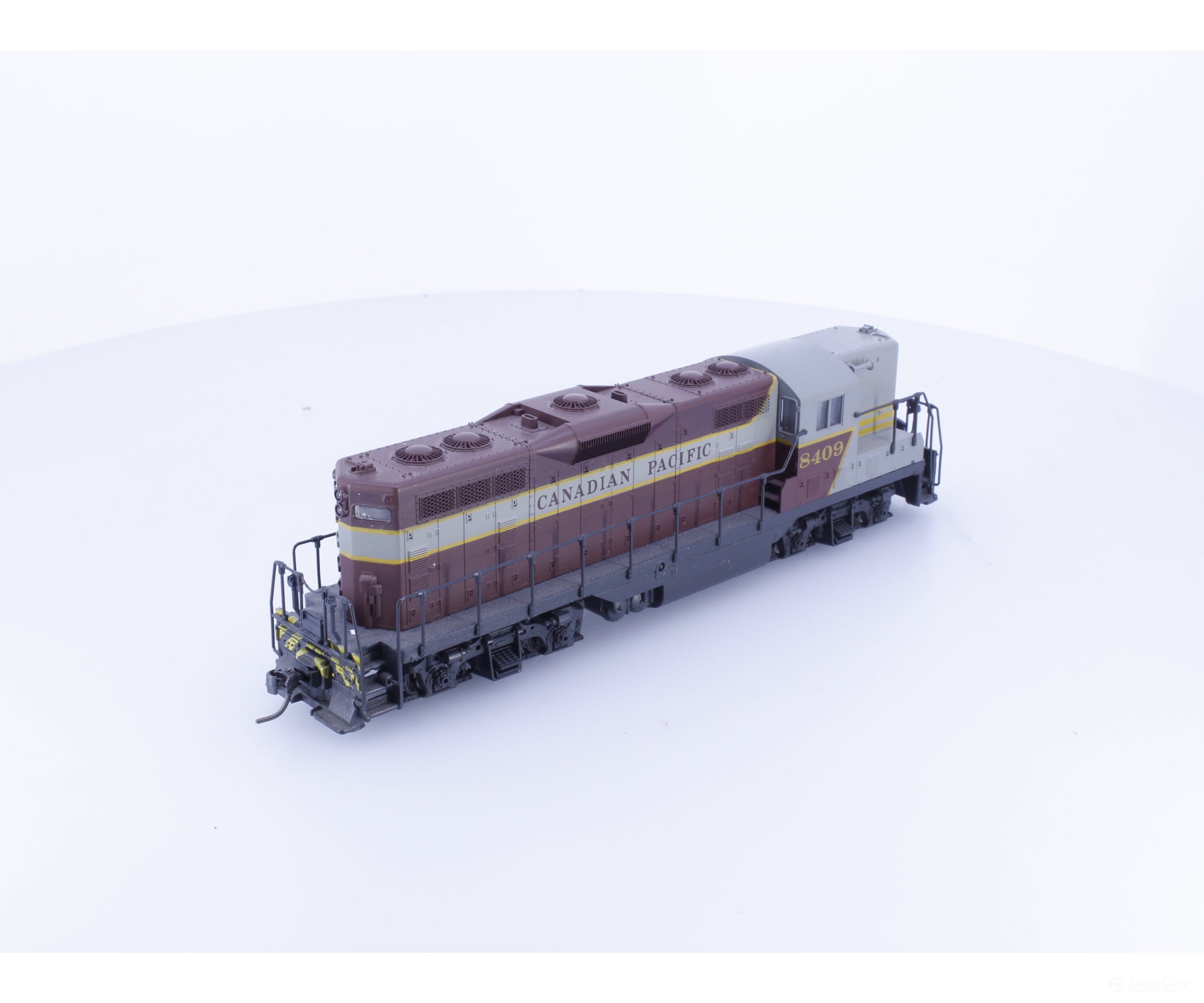 Atlas 8206 HO GP-7 Diesel Locomotive Canadian Pacific (CP) 8409 DCC - Locomotives