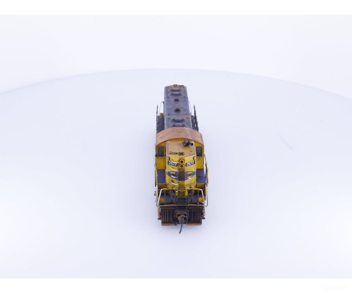 Atlas 8563 HO EMD GP-7 Diesel Locomotive Weathered Ex-Santa Fe Patched (TTER) 2672 Analog DC - Locomotives