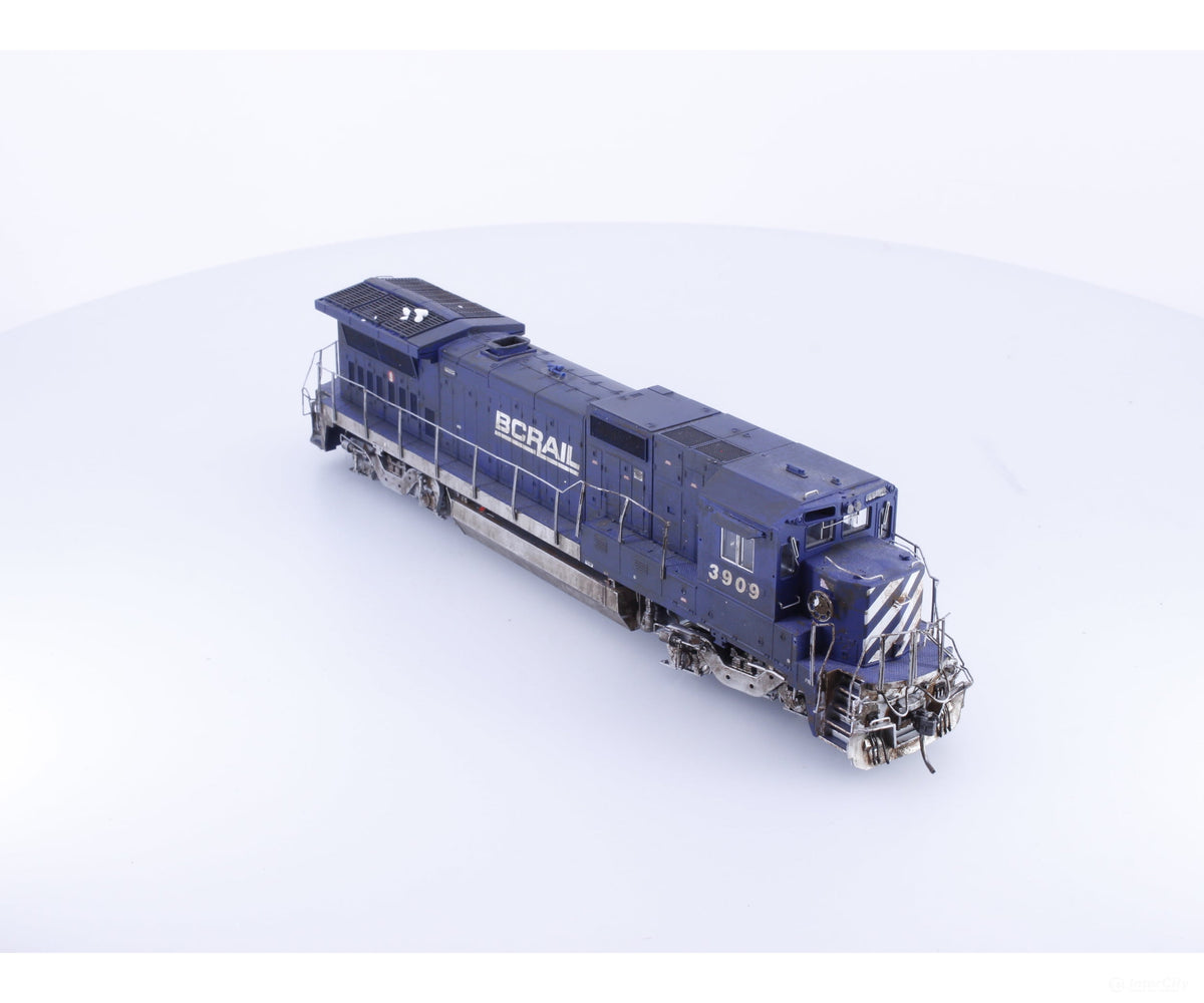 Atlas 9031 HO Dash 8-39B Diesel Locomotive Weathered BC Rail (BCOL) 3909 DCC & Sound - Locomotives