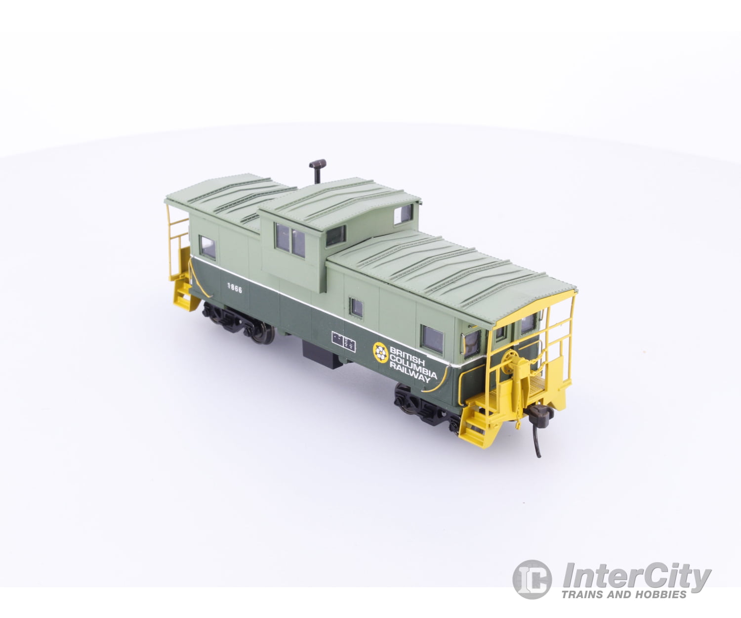 Atlas 999-H0056 HO Two Tone Green Caboose PWRS BC Rail (BCOL) 1866 Freight Cars
