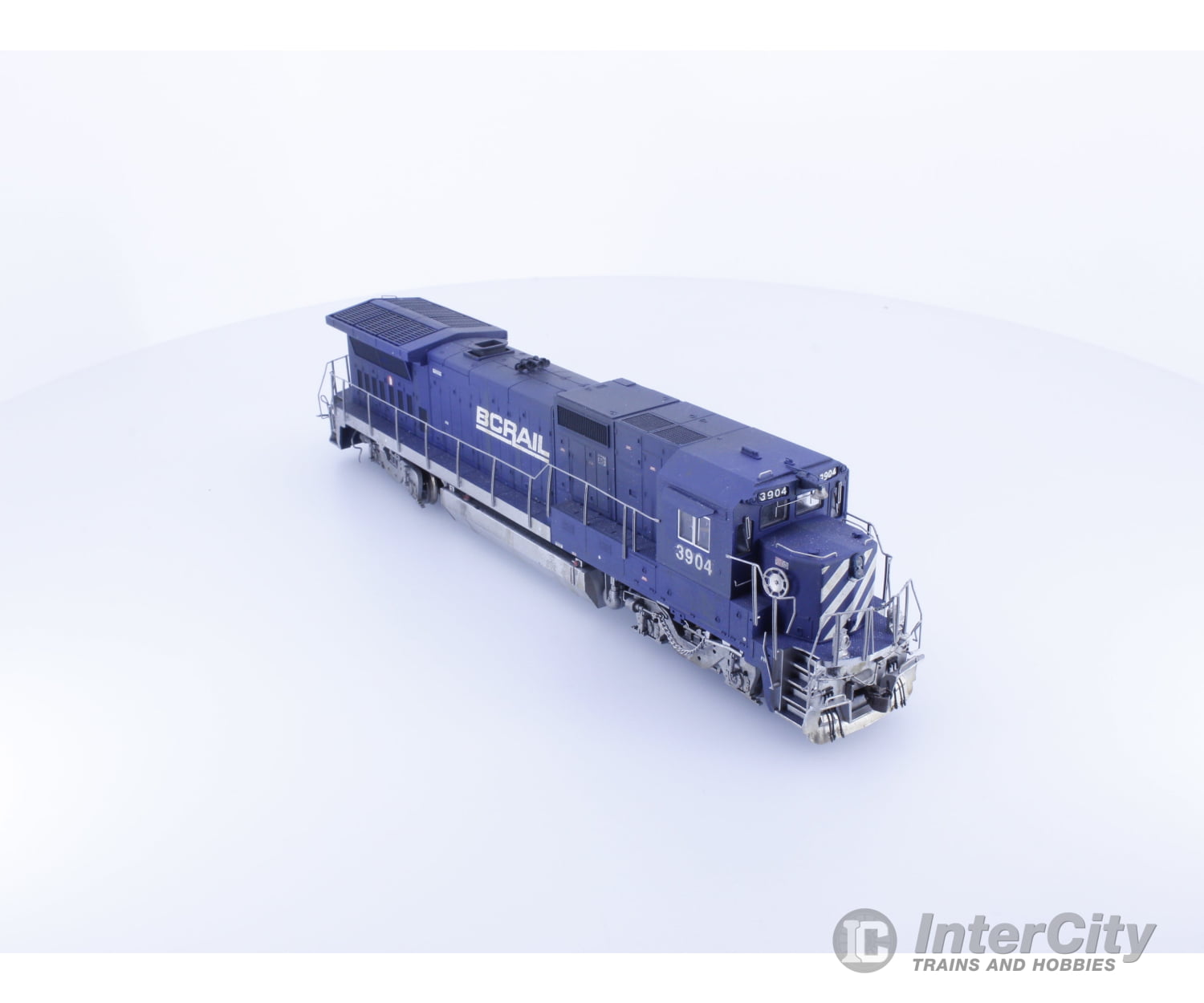 Atlas D8-39B HO Dash 8-39B Diesel Weathered Locomotive BC Rail (BCOL) 3904 DCC Locomotives