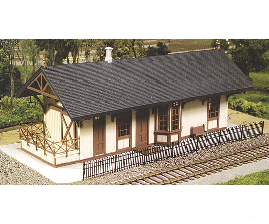 Atlas 720 Maywood Train Station -- Kit - 9-1/4 X 4-1/4 3 23.1 10.6 7.5Cm (Tan W/Brown Trim)