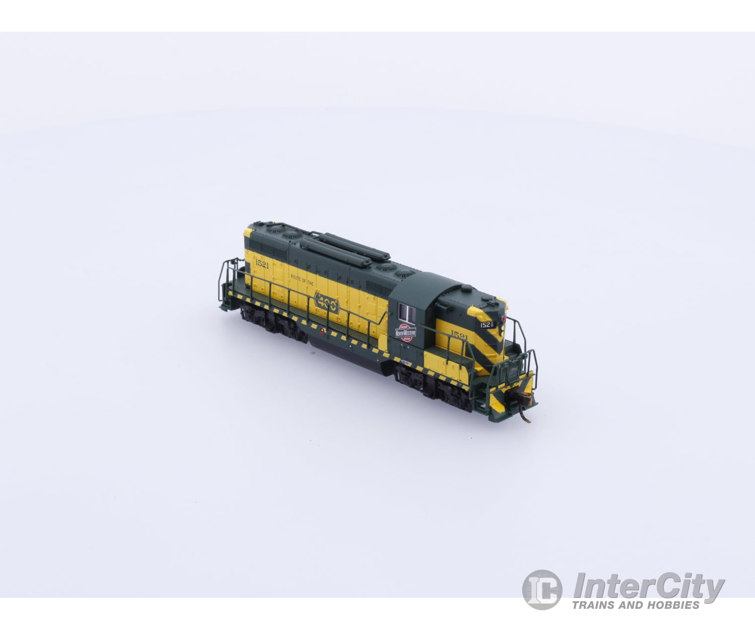Atlas N Torpedo GP9 Chicago and North Western (CNW) 1521 Analog DC Locomotives